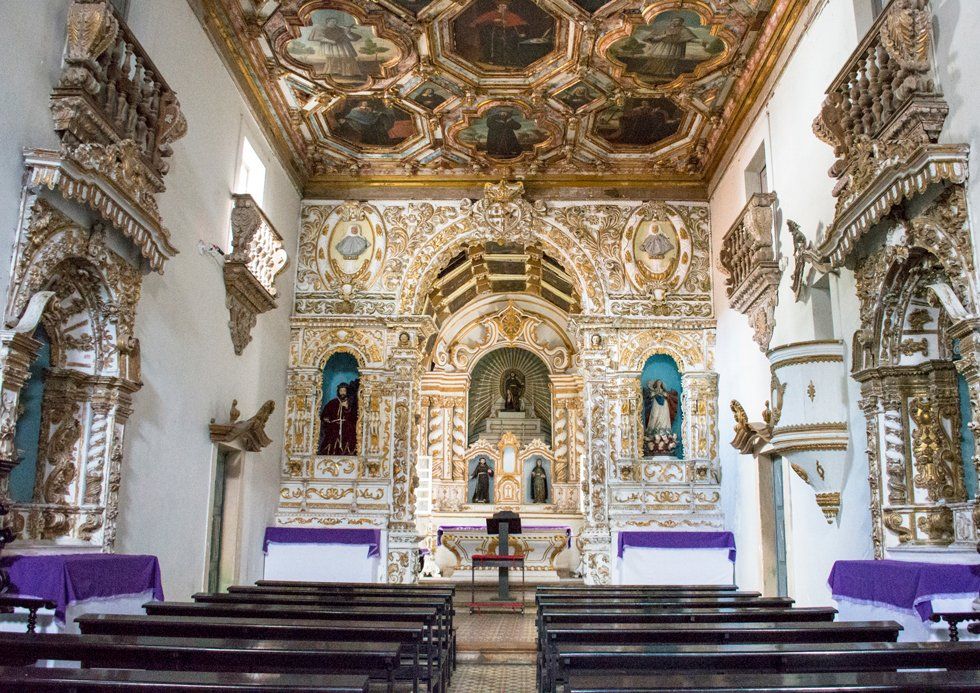 L'intérieur d'un vieux couvent catholique à Olinda