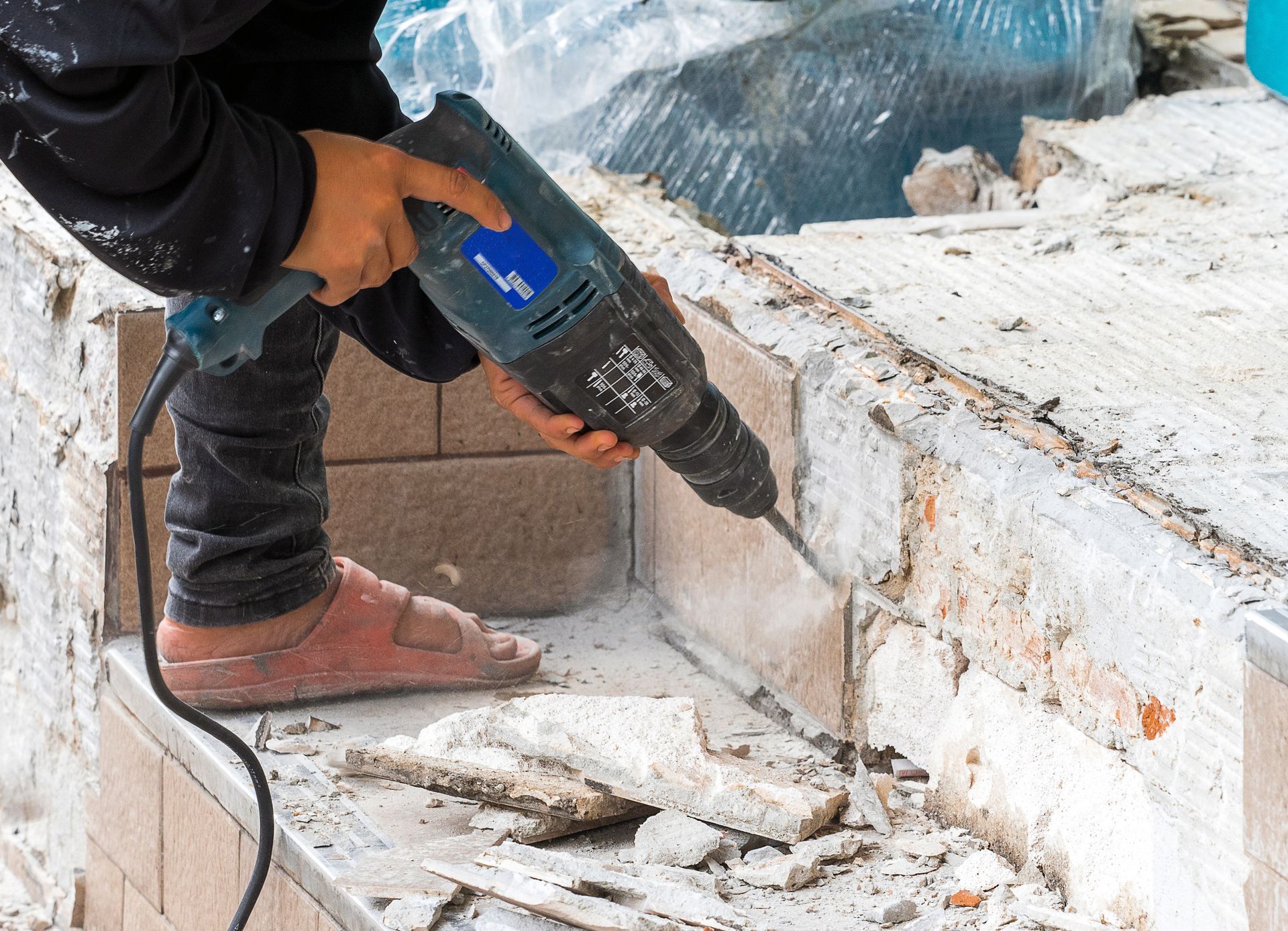 Destroying and repair floor by drill