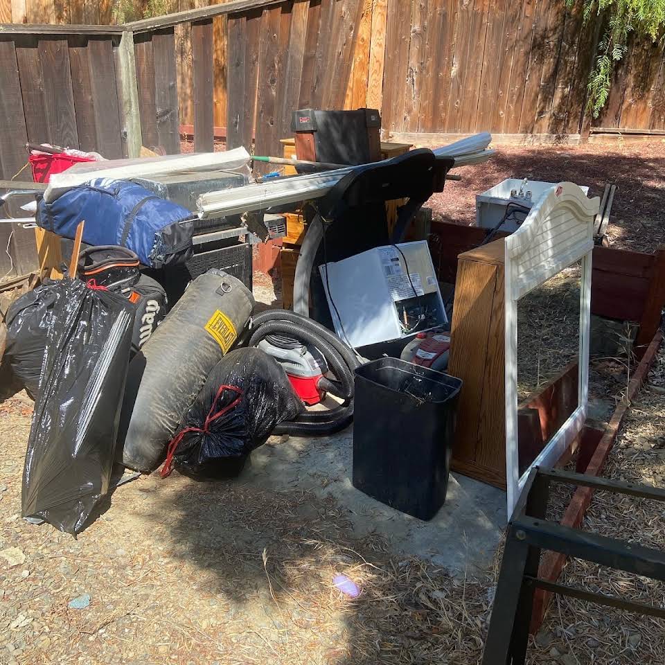 Carrillo's family junk removal photos