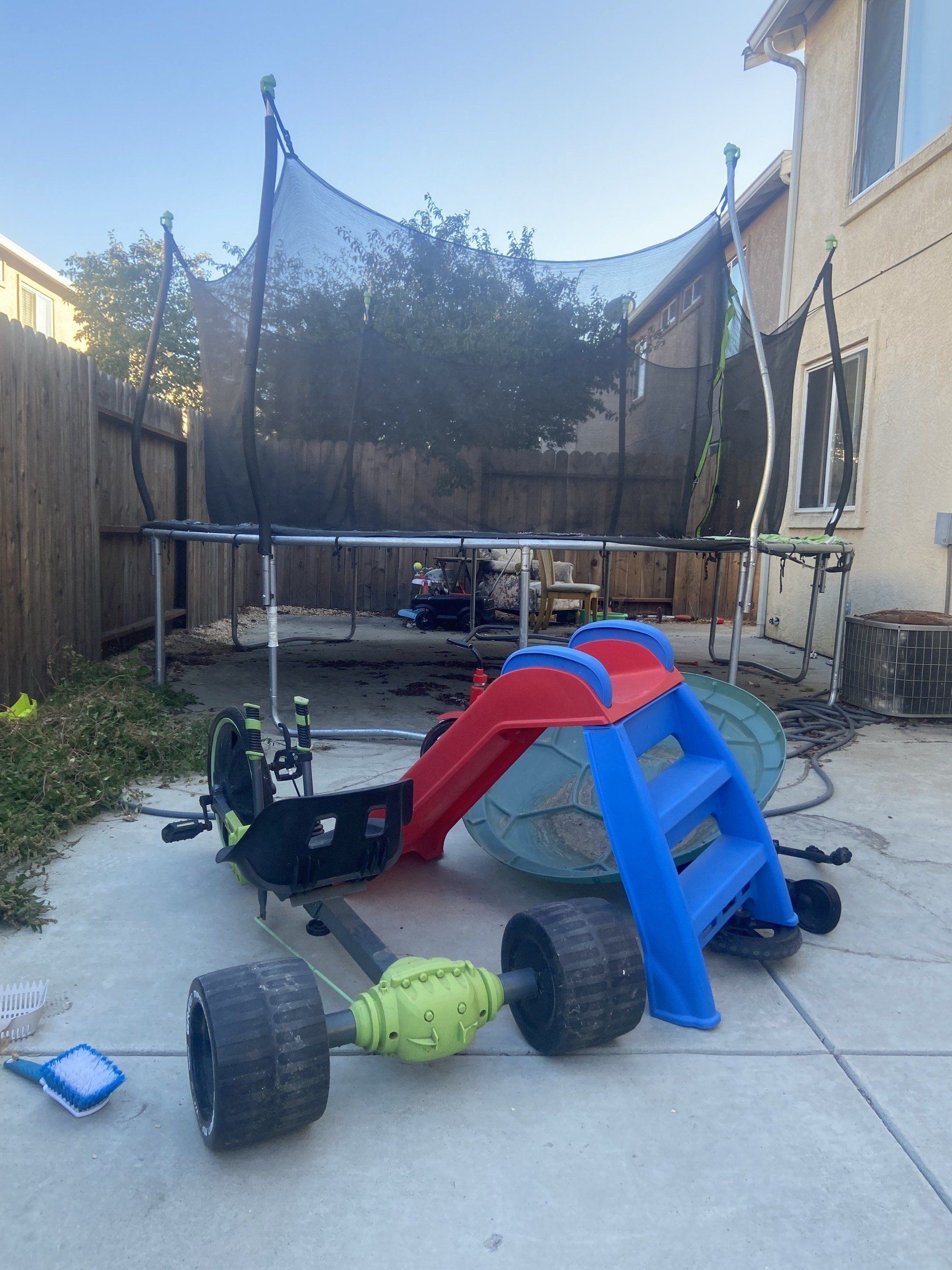 Carrillo's family junk removal photos