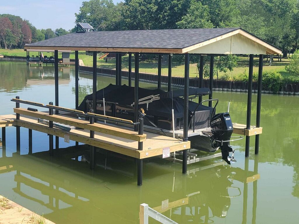About Us | Docks R Us - Be the Envy of the Waterfront