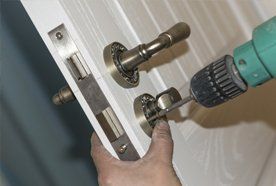 Handle and door lock repairs