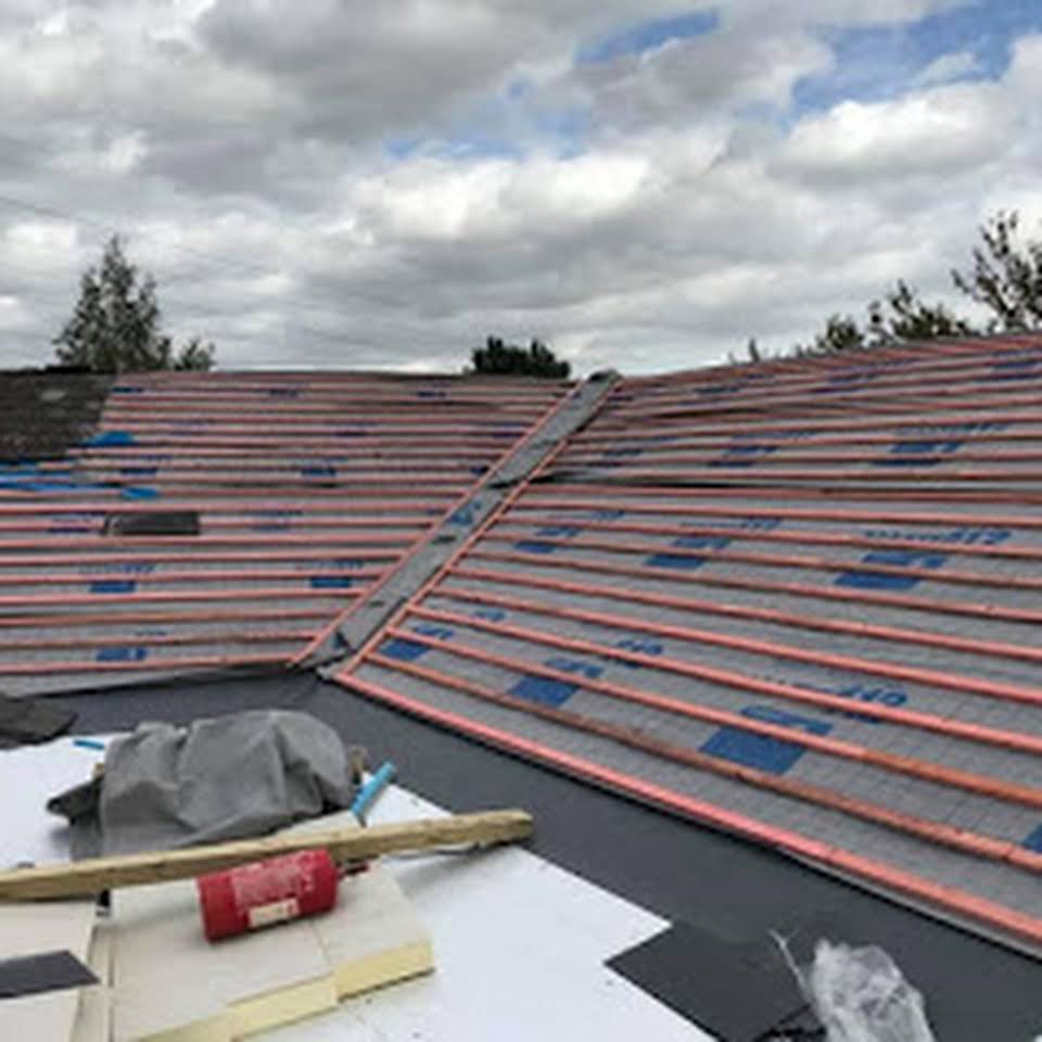 Picture of a new roof felted and lathed by Roofers Nottingham