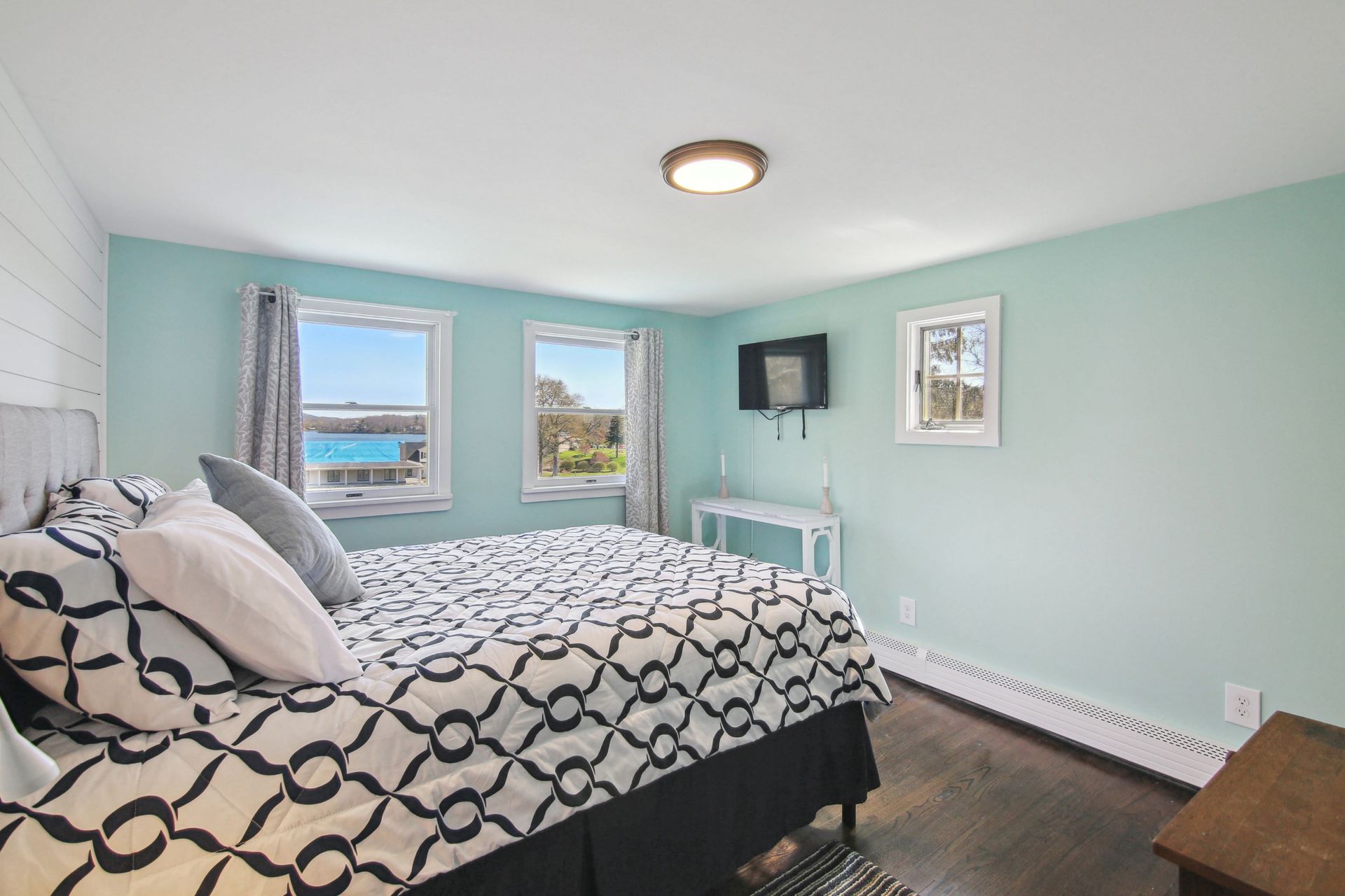 The Morningview Suite