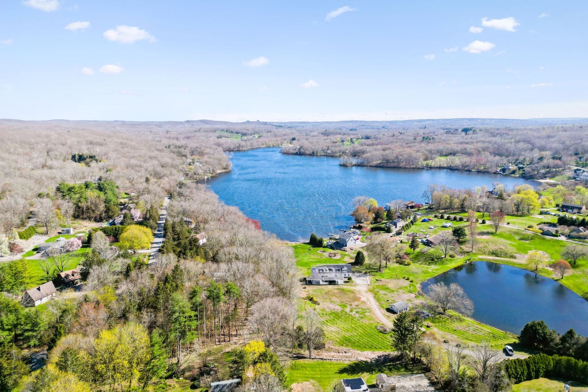 Amos Lake Winery and The Cottage Inn