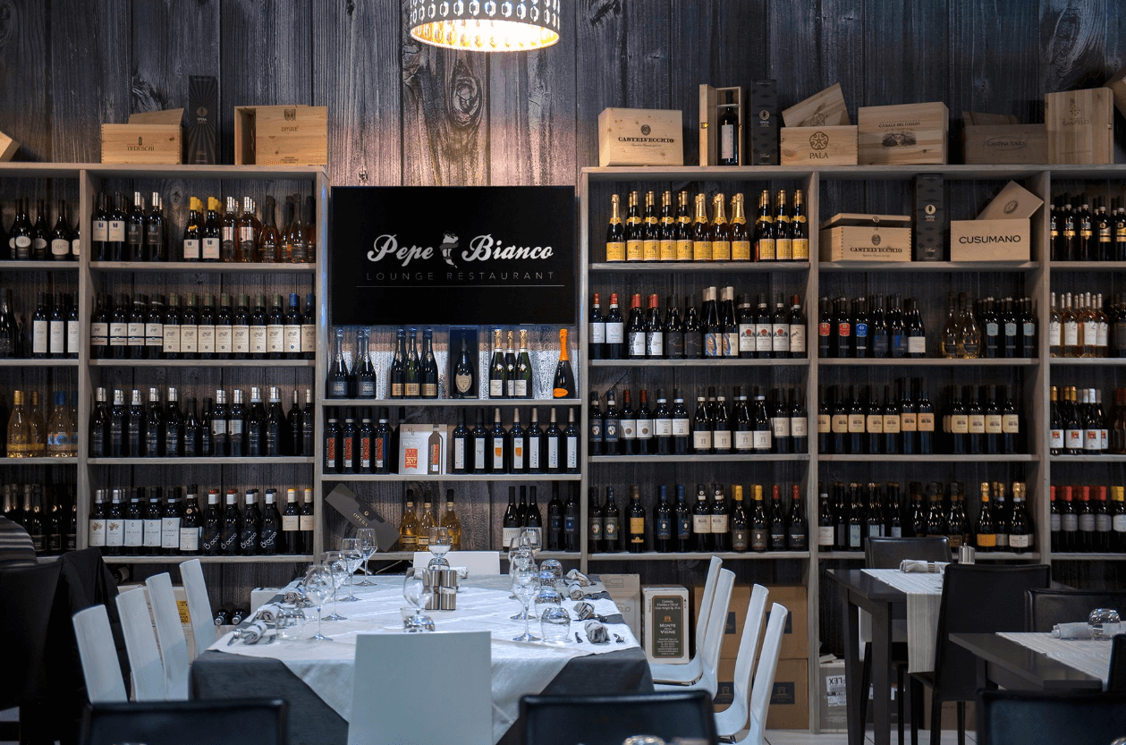 cantina di vini di un ristorante