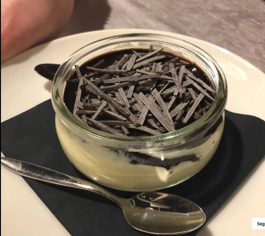dessert con scaglie di cioccolato