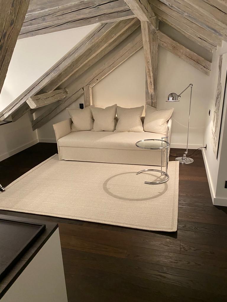 Réalisation d'un salon de luxe vieille ville Genève sous les combles