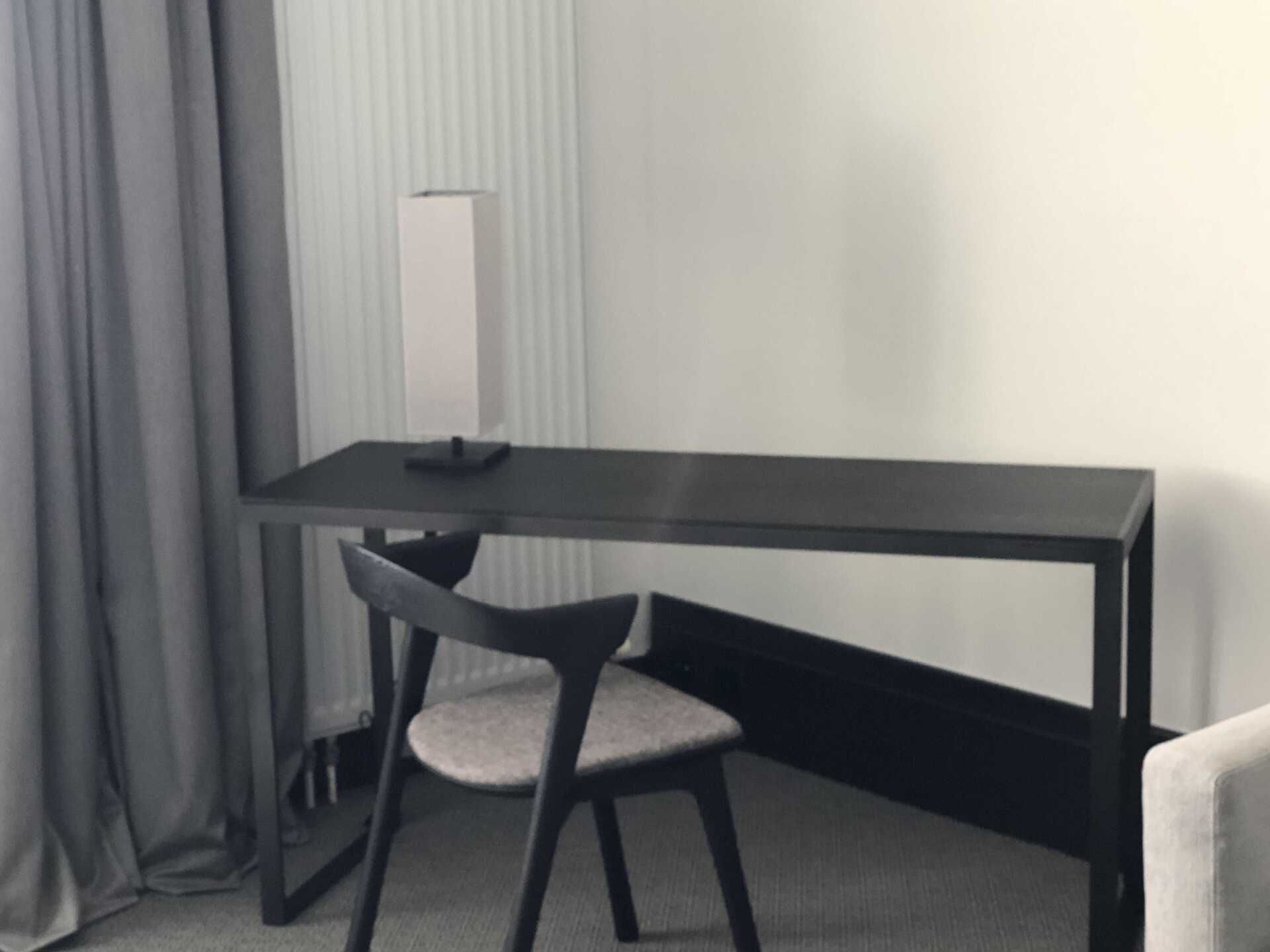 Bureau de chambre d'hôtel luxueuse