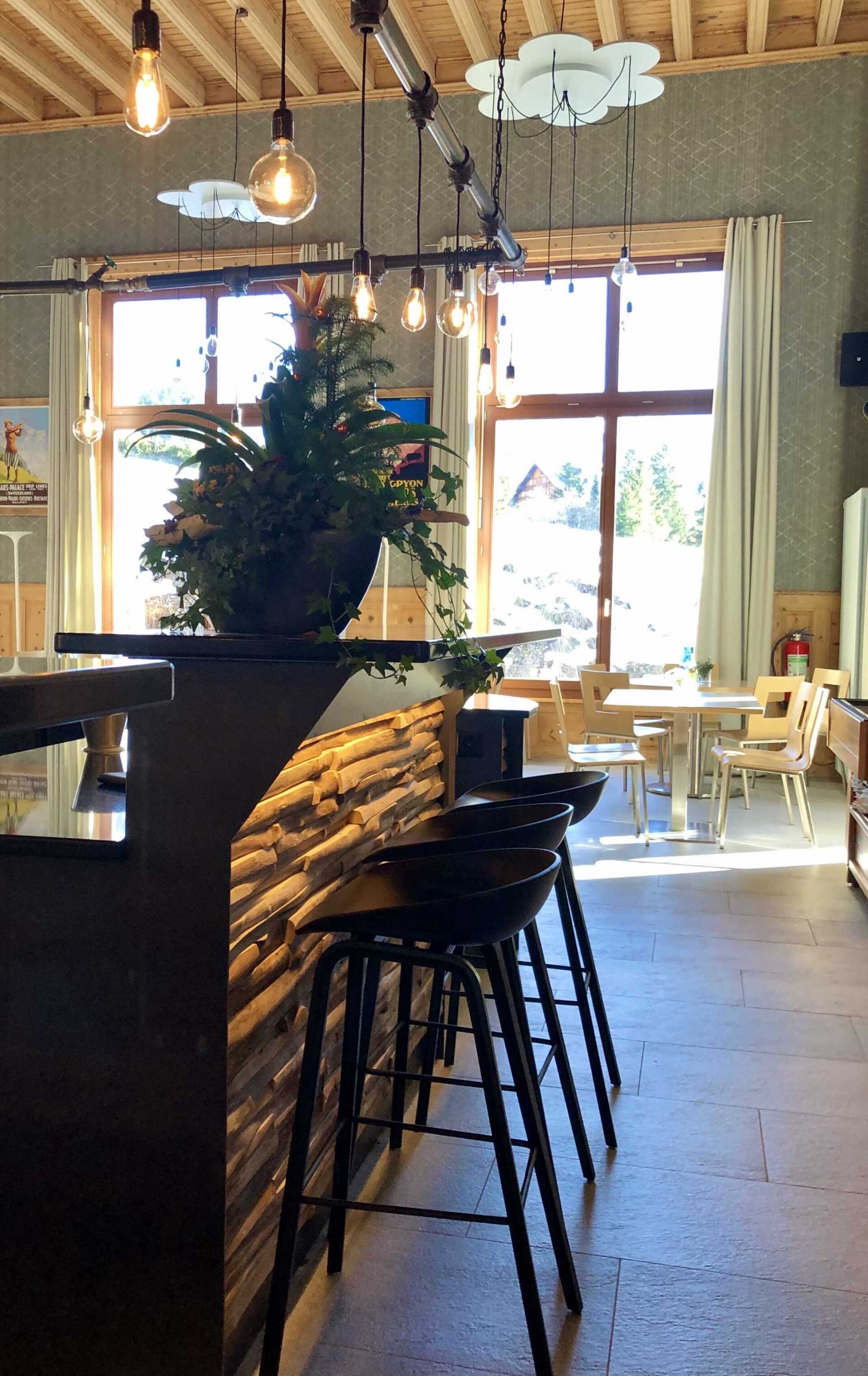 décoration d'hôtel entrée et intérieur meublé sur-mesure