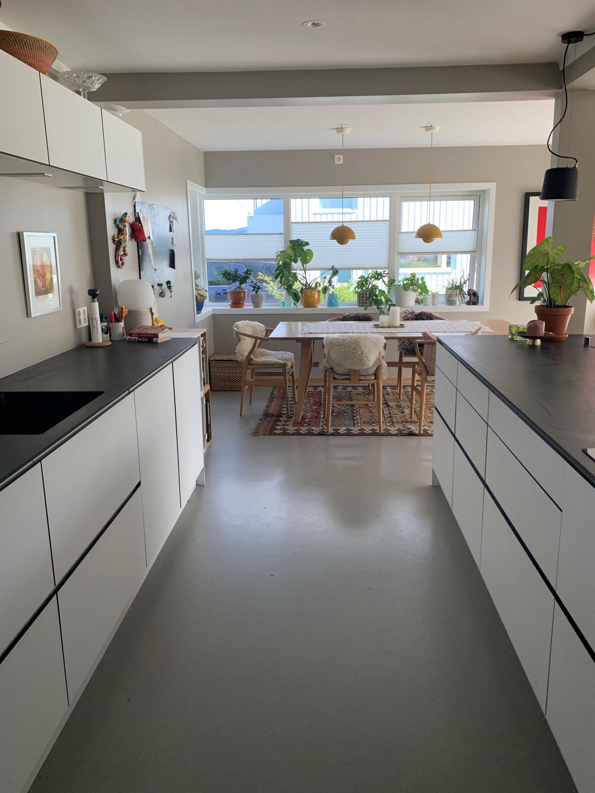 Tilbygg til tomannsbolig i Lier. Fra kjøkken mot utvidelse.