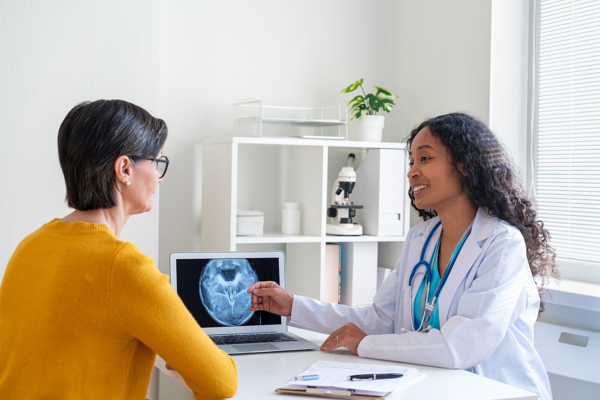 Patient and Doctor — Burton, MI — BURTON URGENT CARE