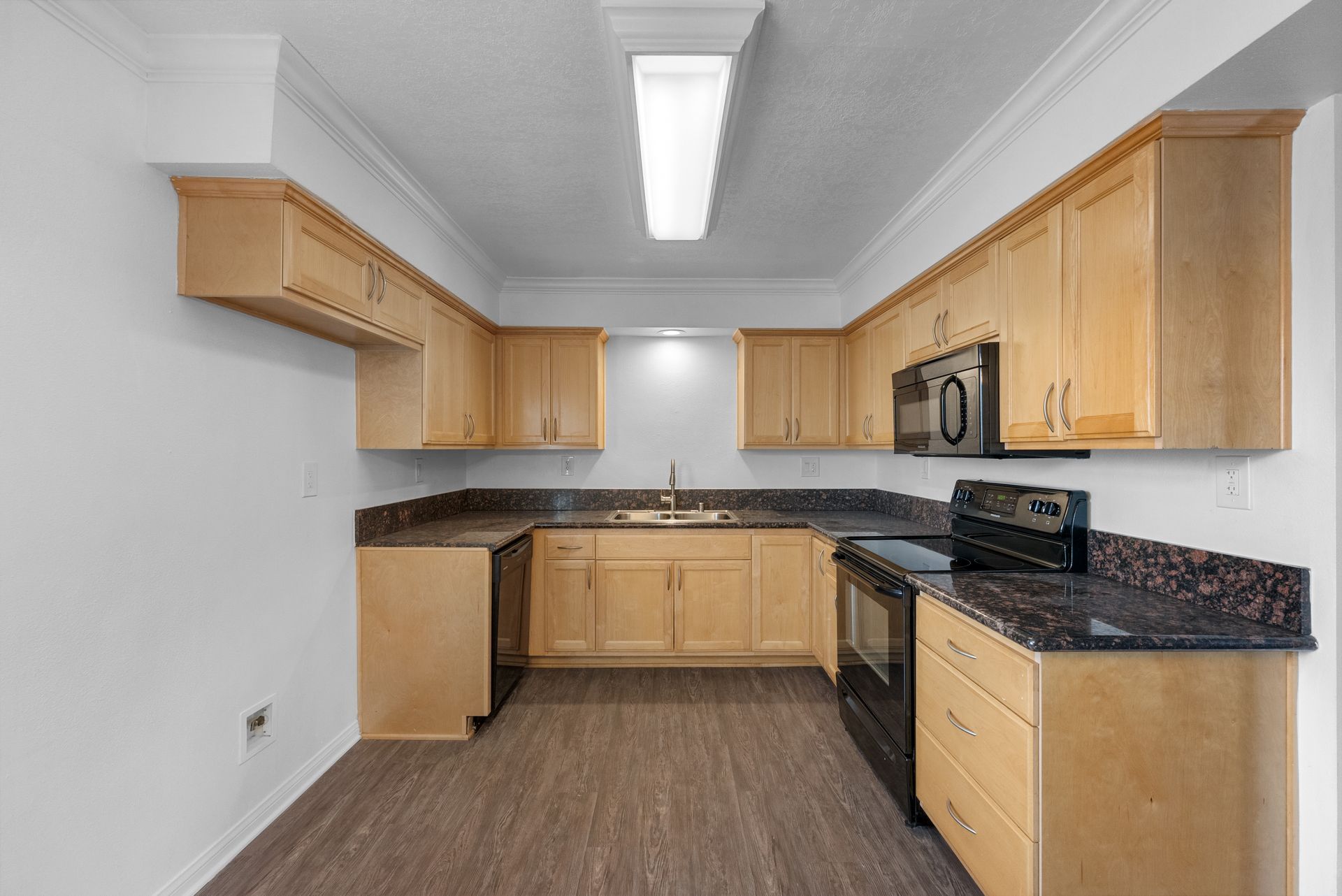 Large apartment kitchen