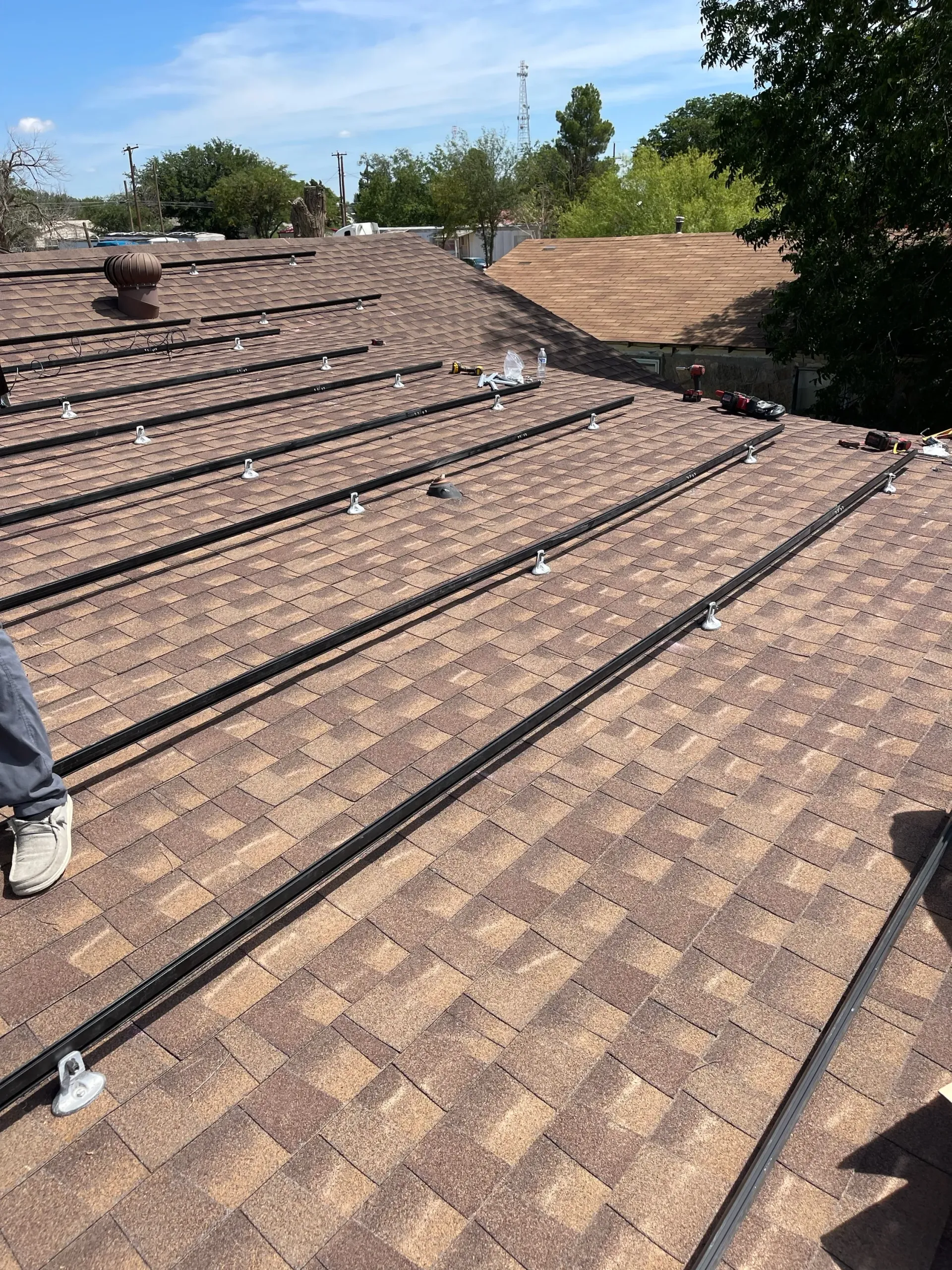 Residential solar installation on a Bridgeport TX home