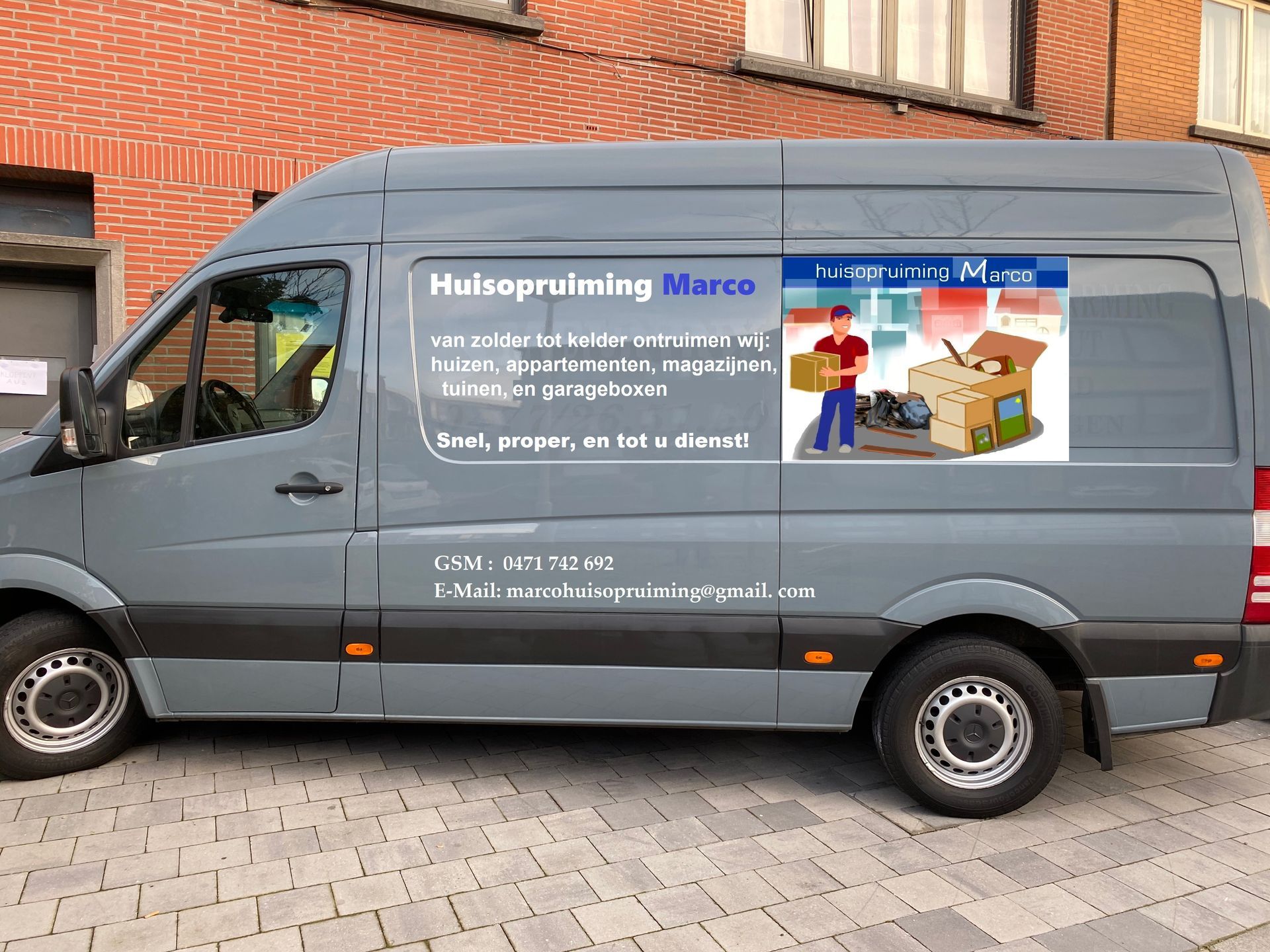 Spullen en afval worden deskundig in Leuven afgevoerd met de camionette van huisopruiming Marco