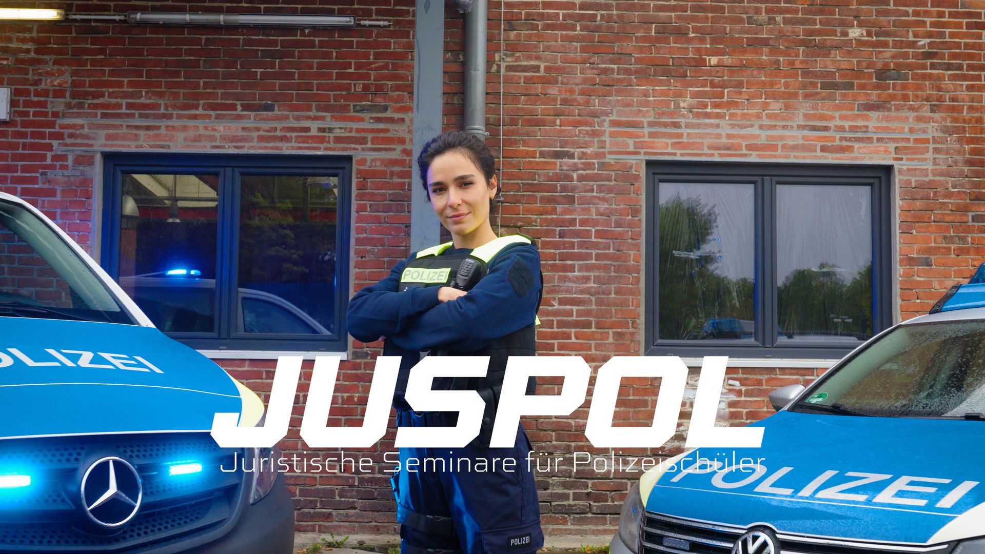 Studierende am Laptop bei der Prüfungsvorbereitung