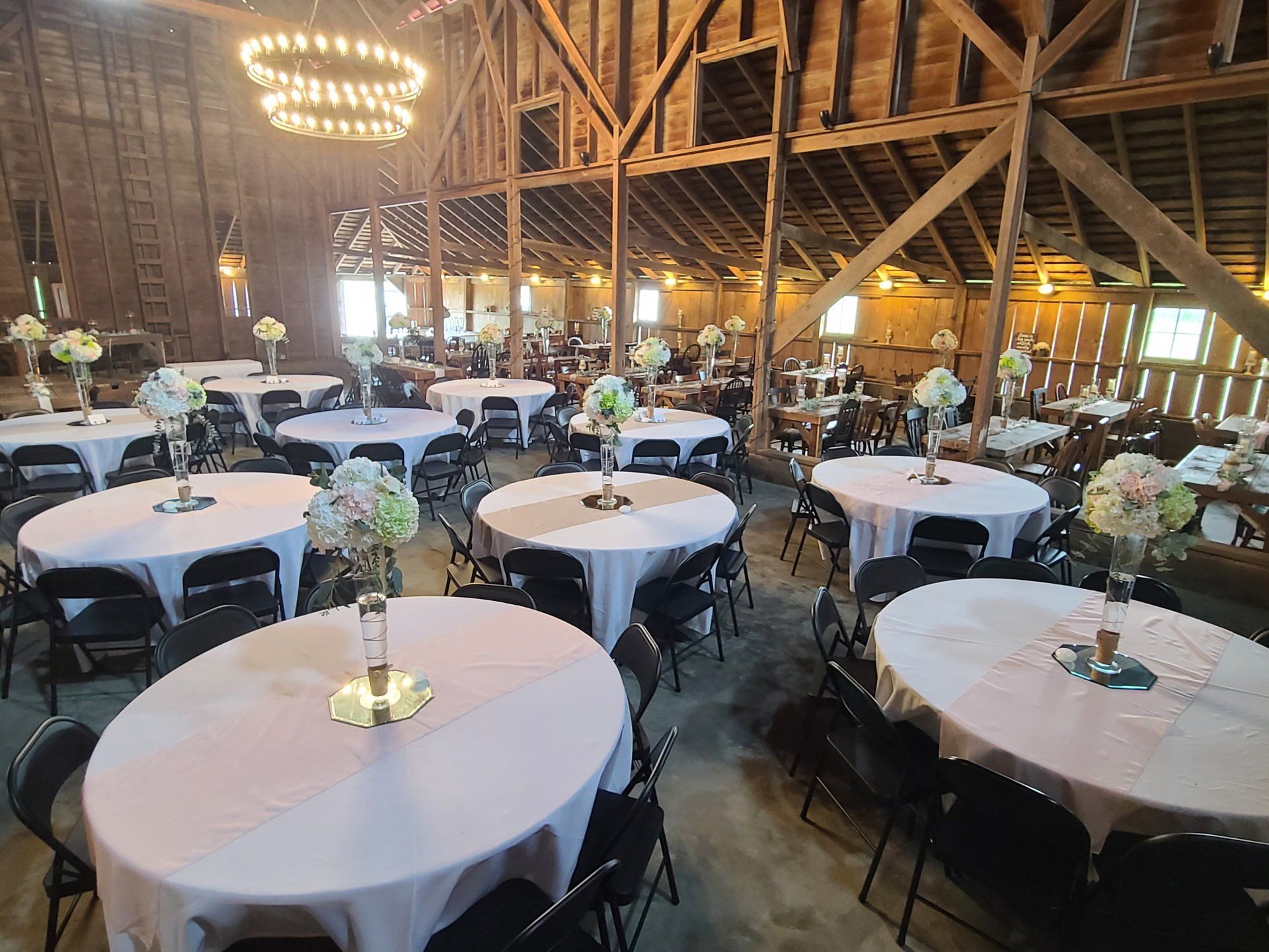 round tables for wedding