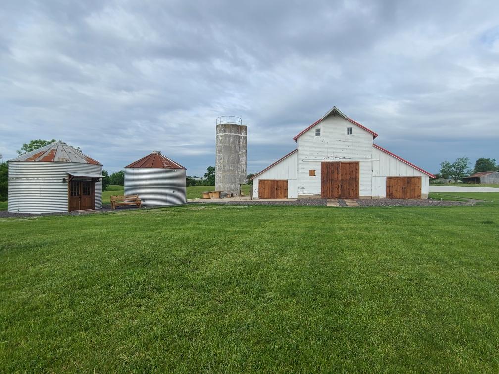 The Barn of Beau & Company Palmyra, MO Wedding Venue and Events