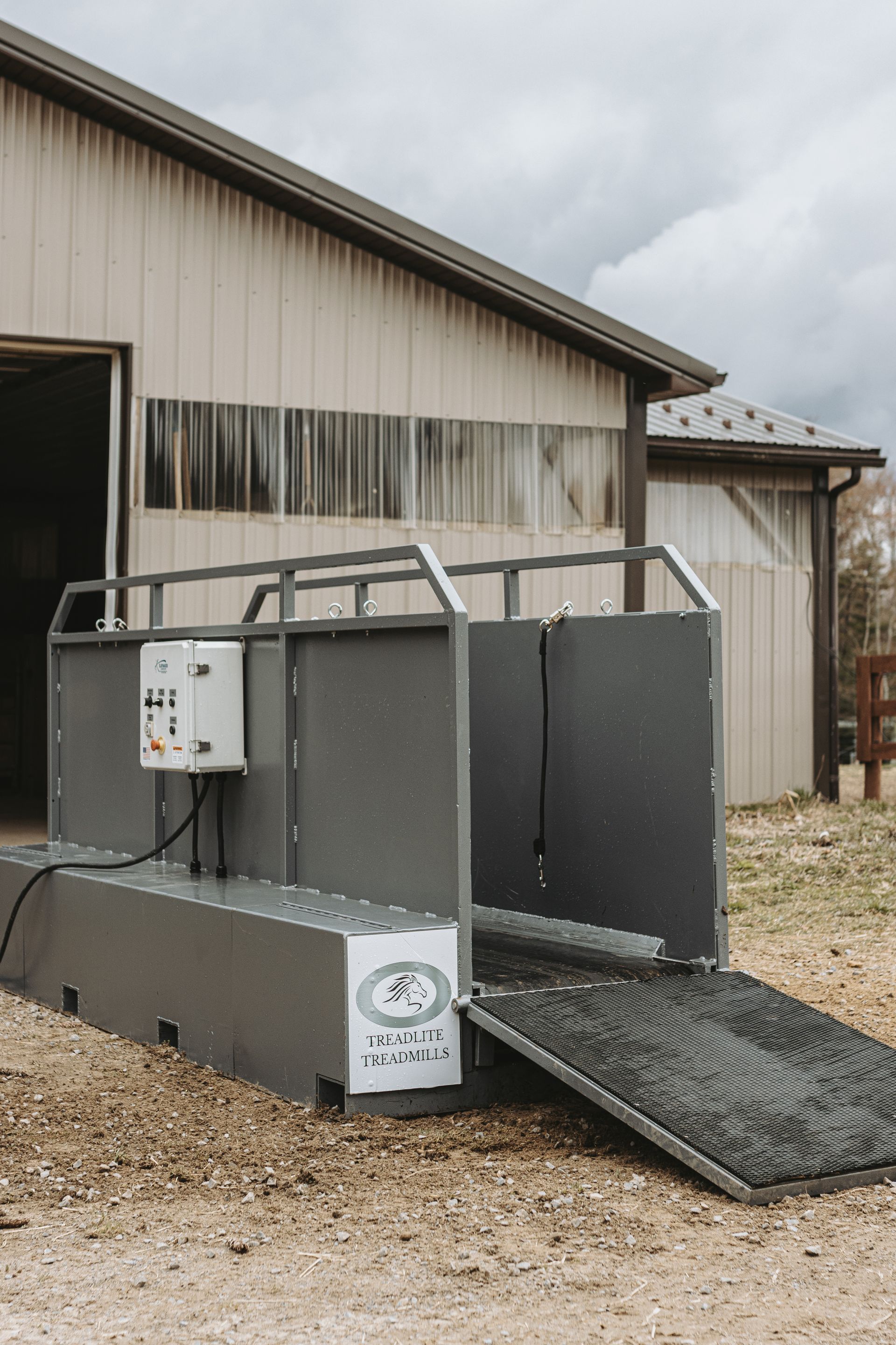 Equestrian treadmills for horse training, horse physiotherapy and rehab in Washington