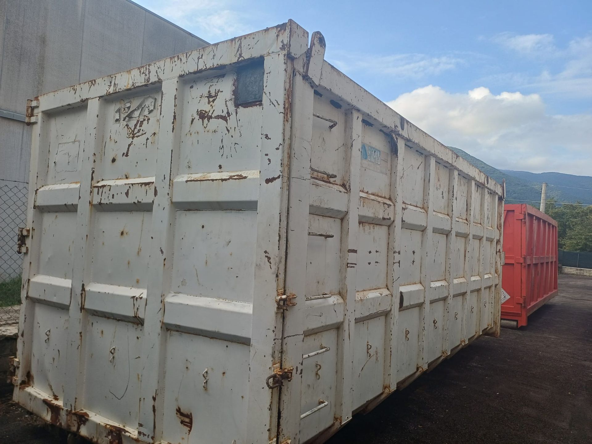 Stoccaggio rifiuti ferrosi e metallici