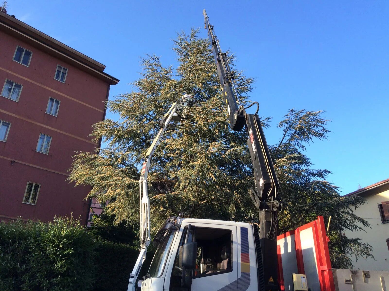 macchinario per lavori di giardinaggio in quota