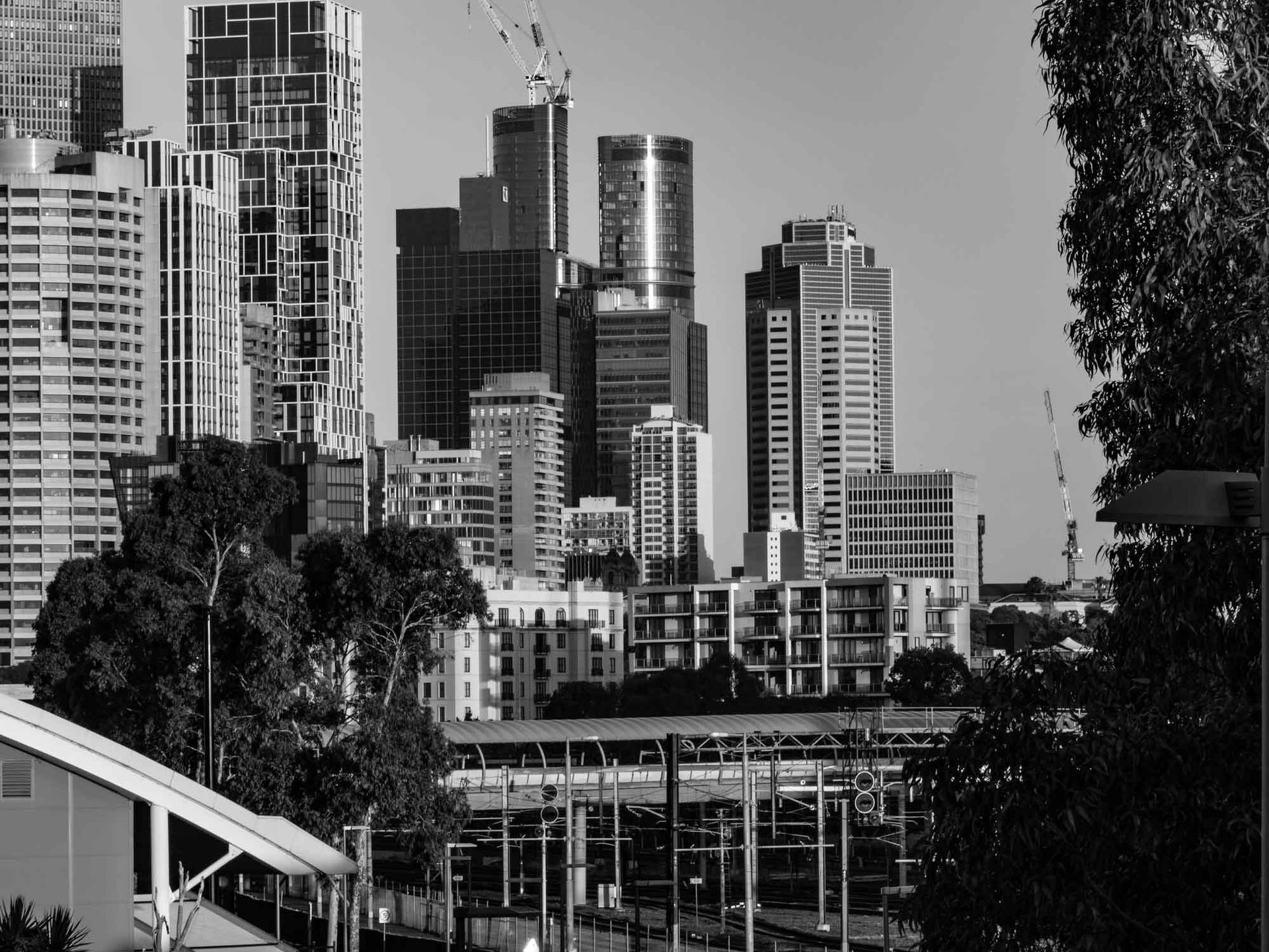 A black and white photo of a city skyline