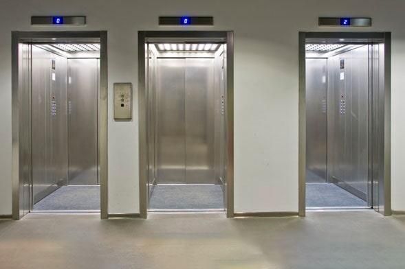ELEVADORES EN SERVICIO