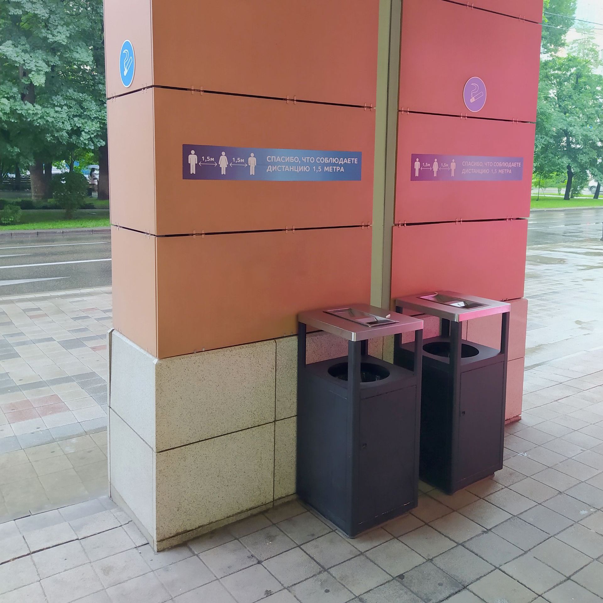 Commercial waste bins