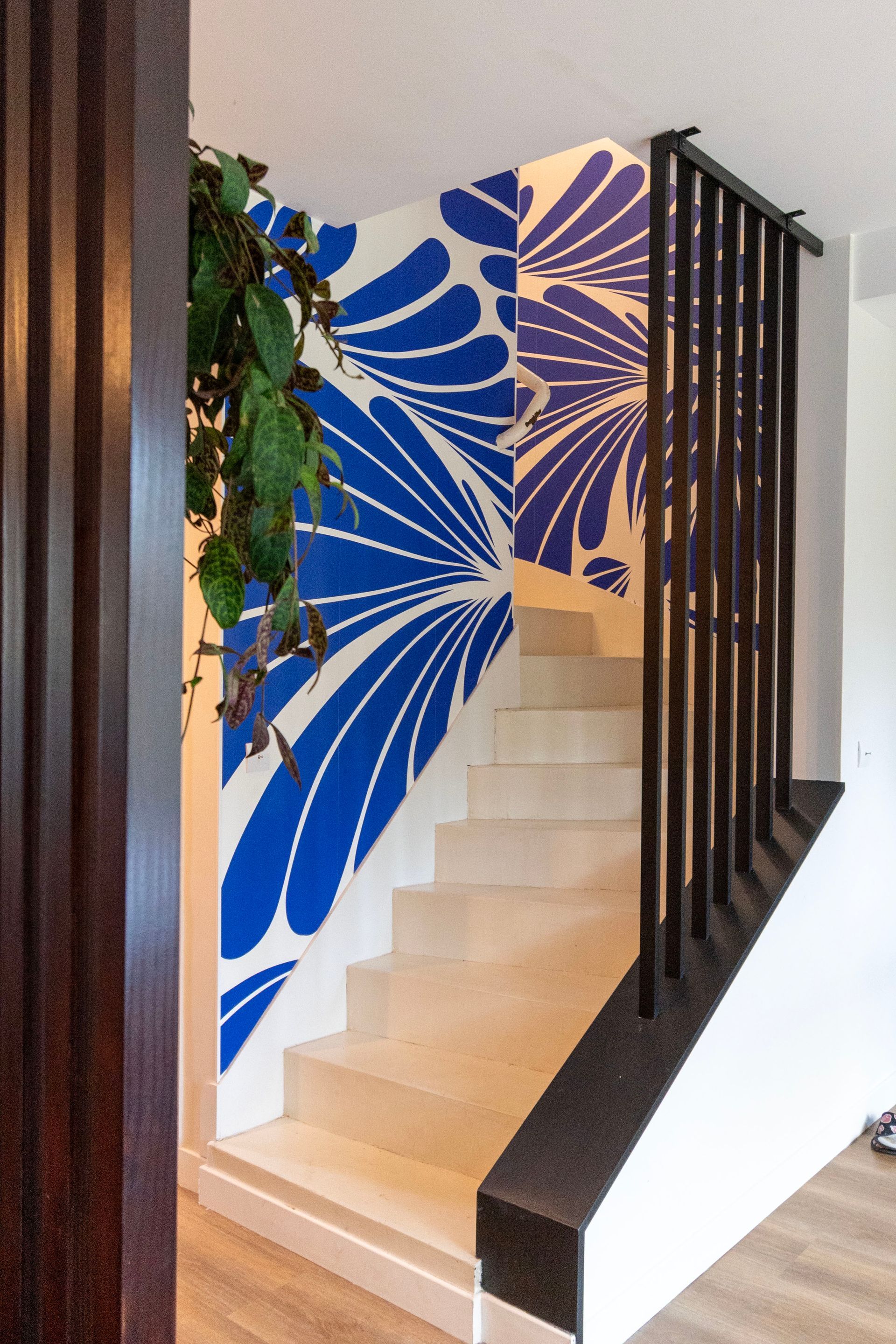 Rénovation Maison escalier bleu et blanc