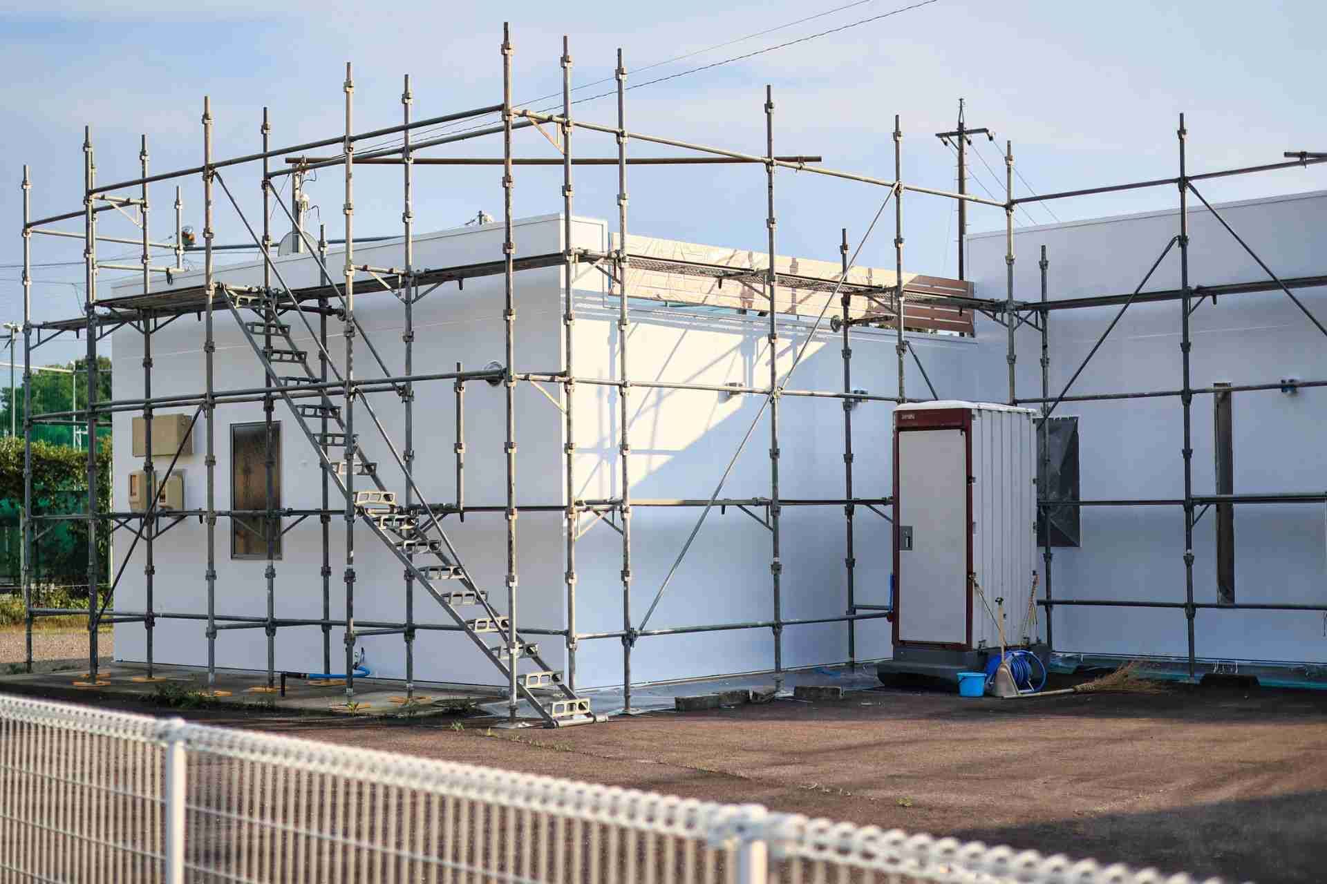 How Weather Conditions Affect Exterior Painting Projects