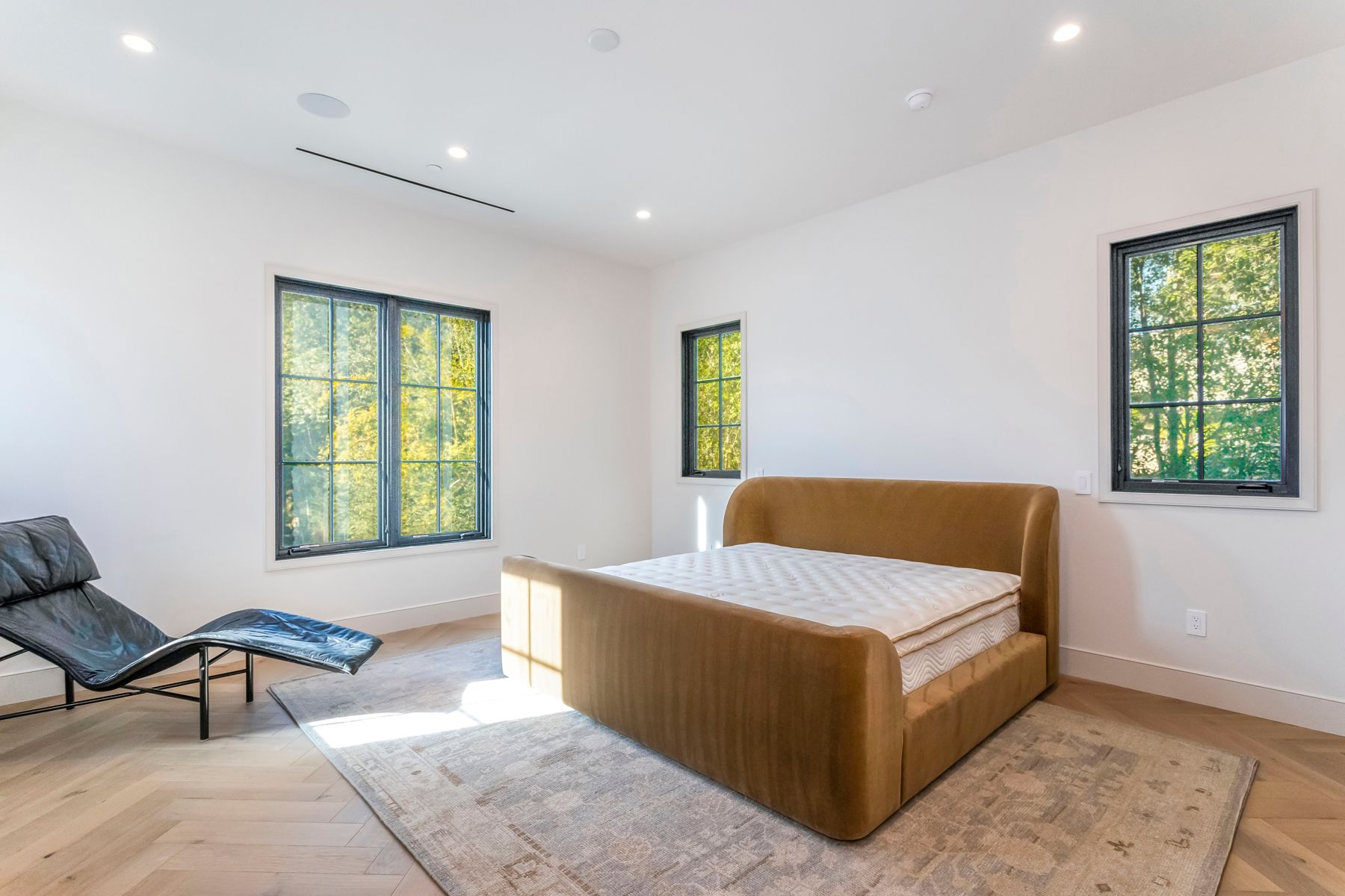 North Kenter avenue bedroom with reclining chair