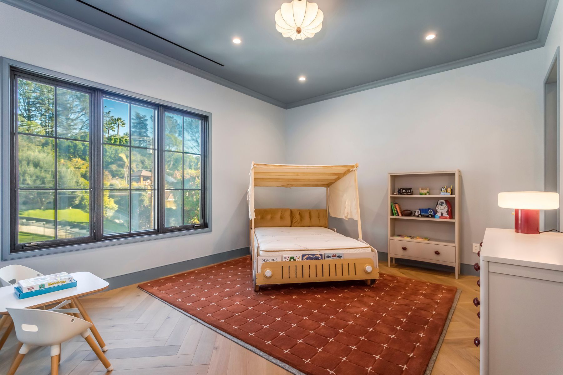 North Kenter avenue children's room