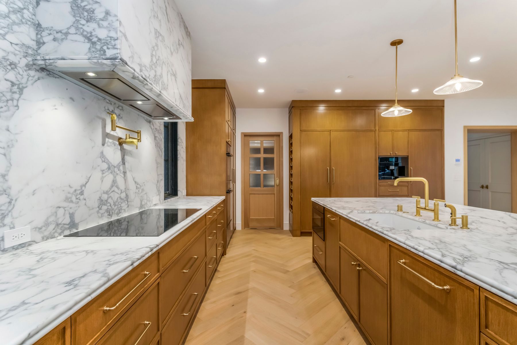 kitchen and kitchen counters in north kenter avenue