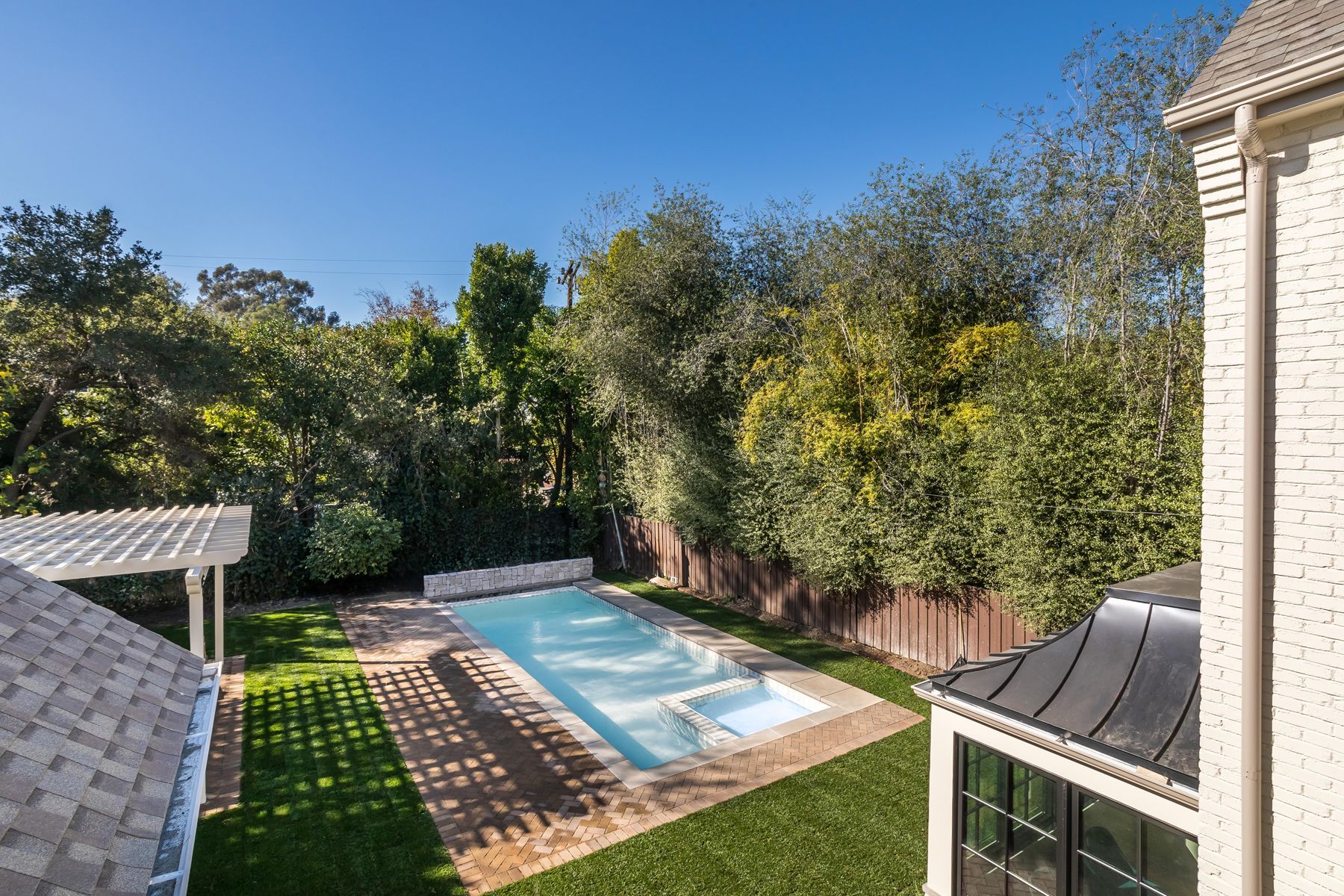 north kenter avenue outdoor swimming pool