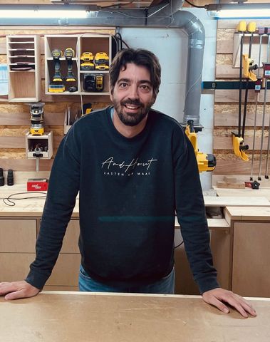 Ard meubelmaker in werkplaats