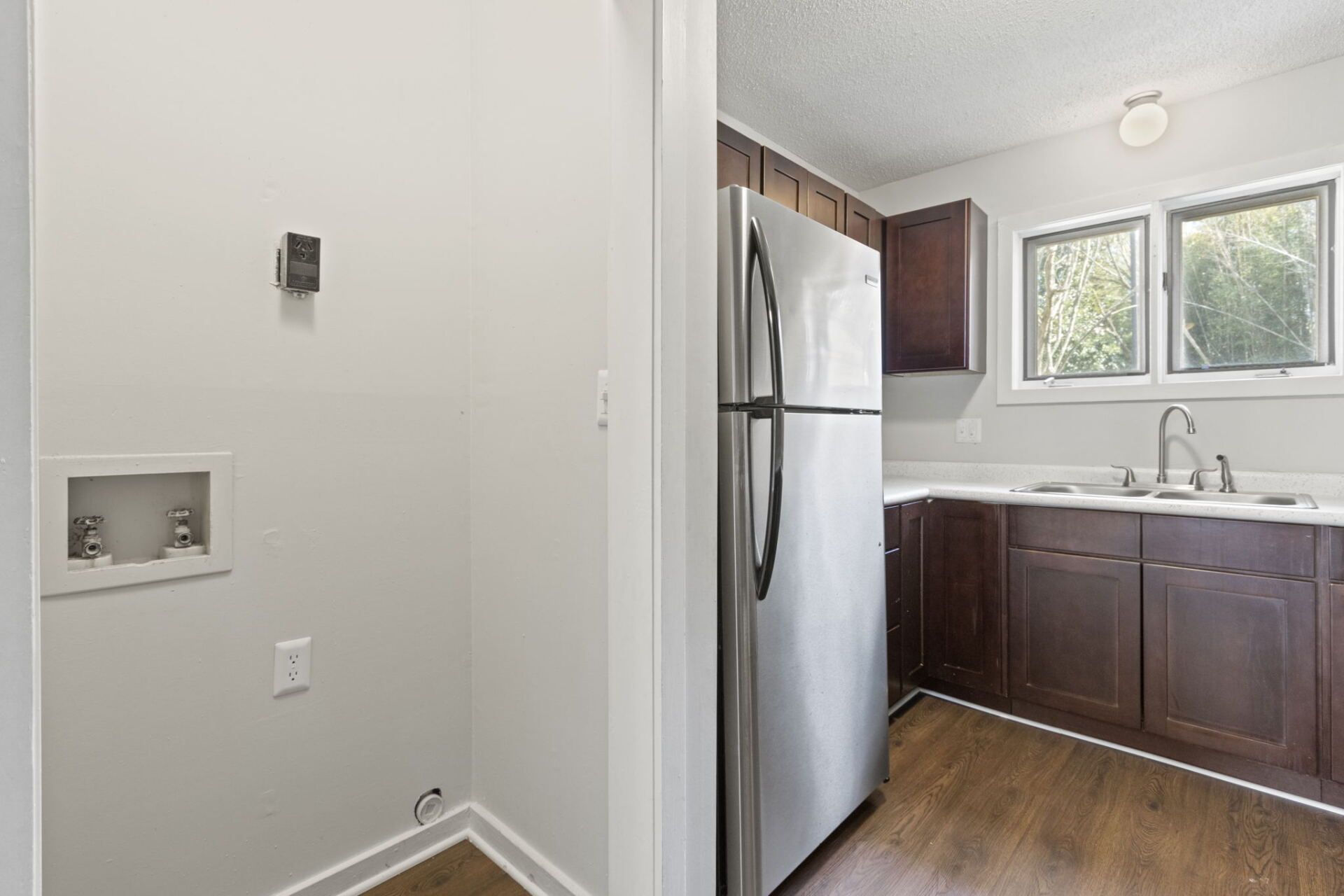 Hampton Harbor W/D Connections, Kitchen