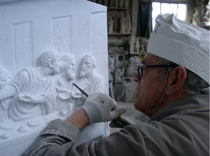 Skilled sculptors