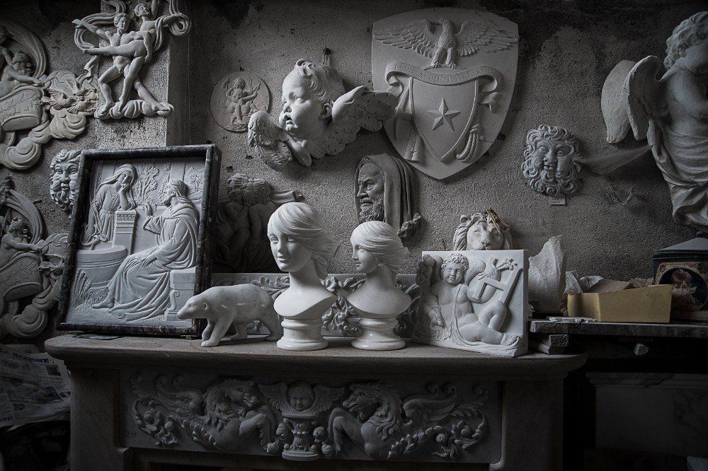 Reproductions of classical sculptures