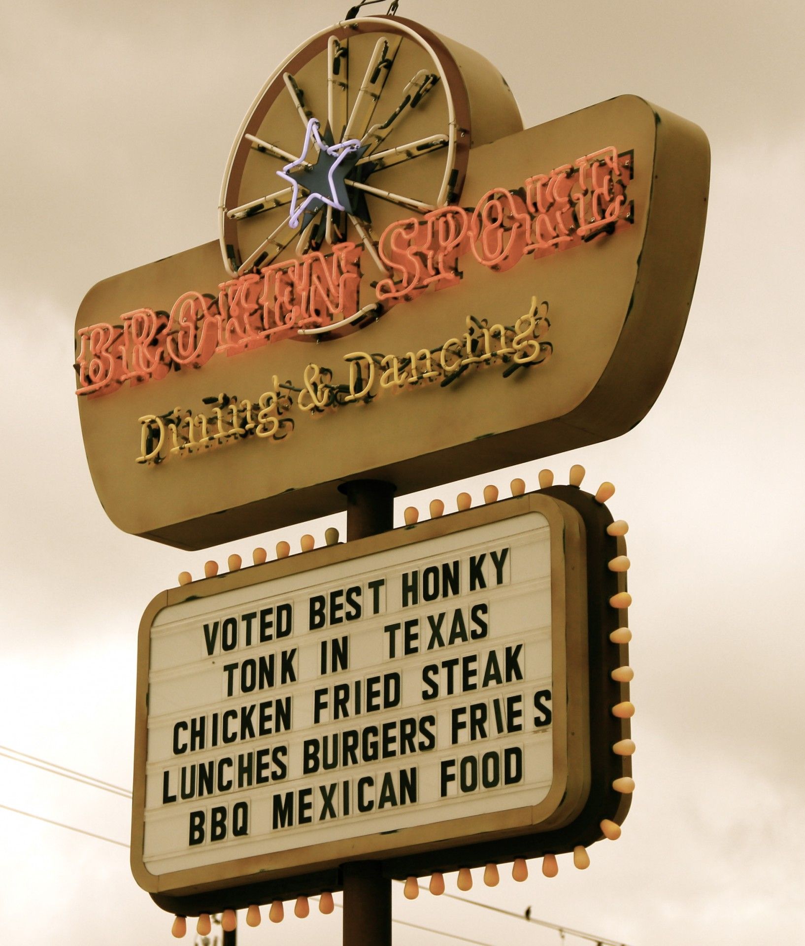 Broken Spoke Dining and Dancing