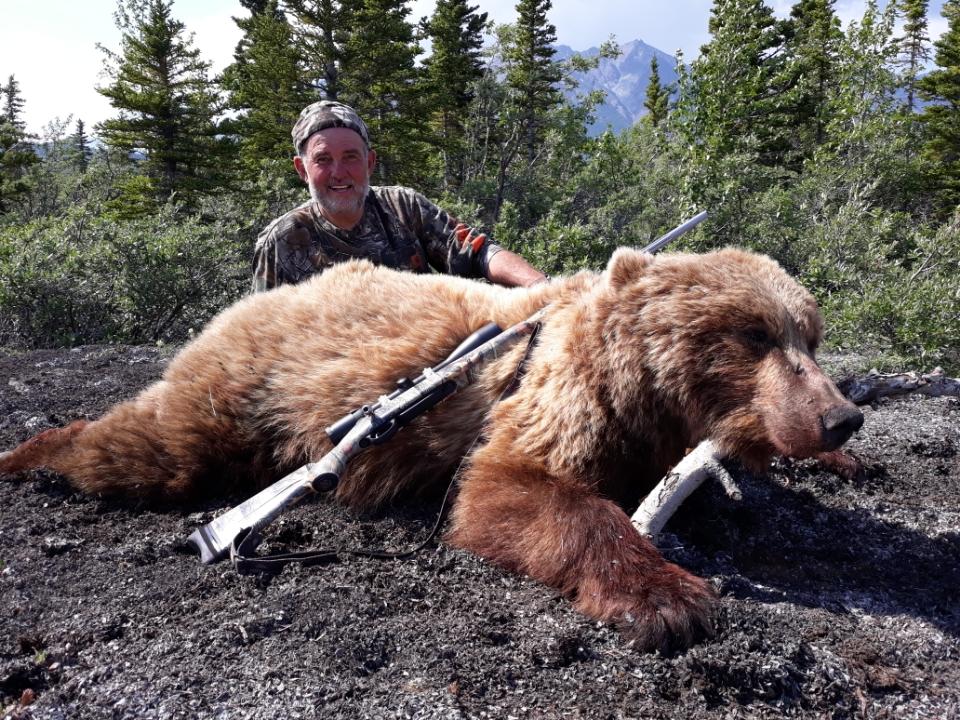 Alaska Grizzly Bear Hunting. Hunt, Chugach Mountains, Talkeetna Mountains
