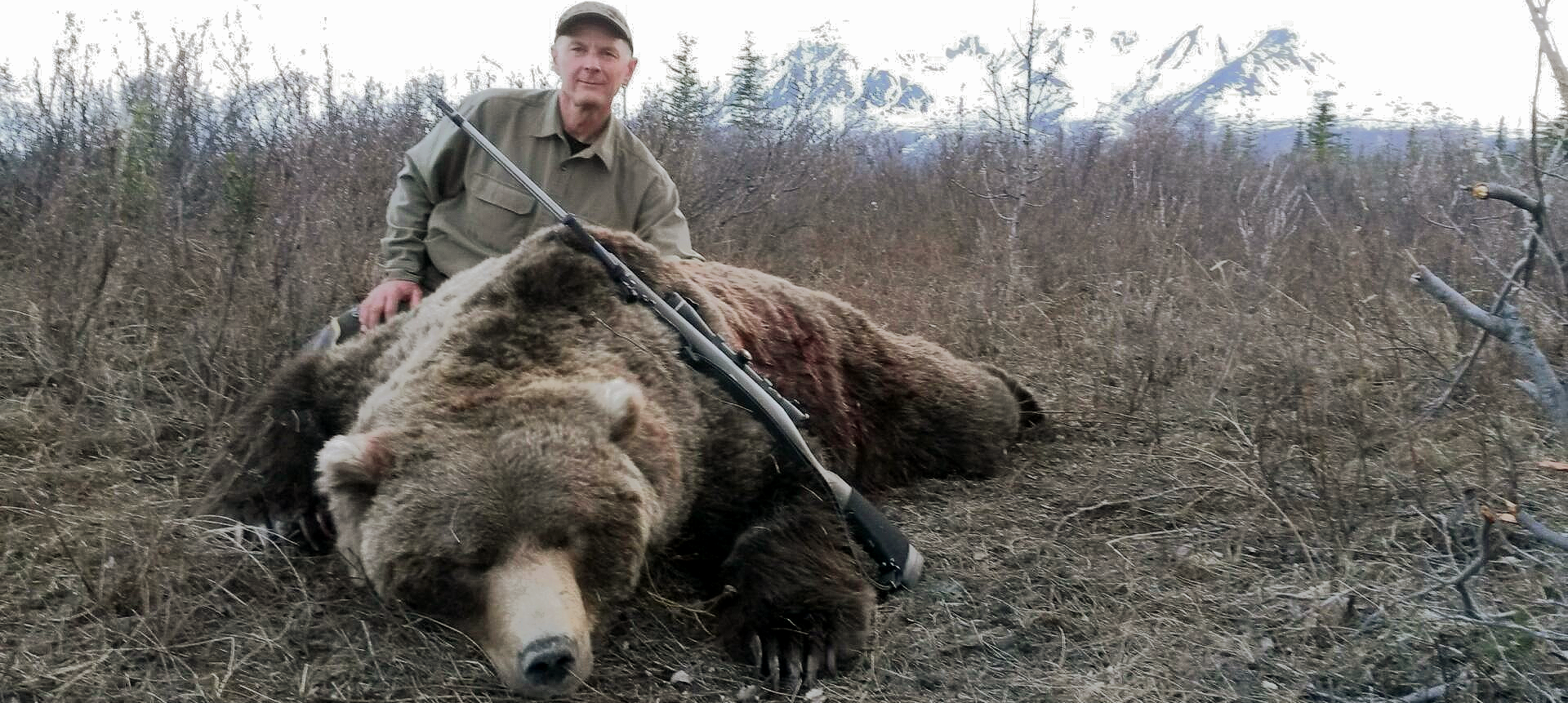 Chugach Mountains , Talkeetna Mountains, Alaska Grizzly bear hunting, Spring, Fall Grizzly bear hunt Alaska