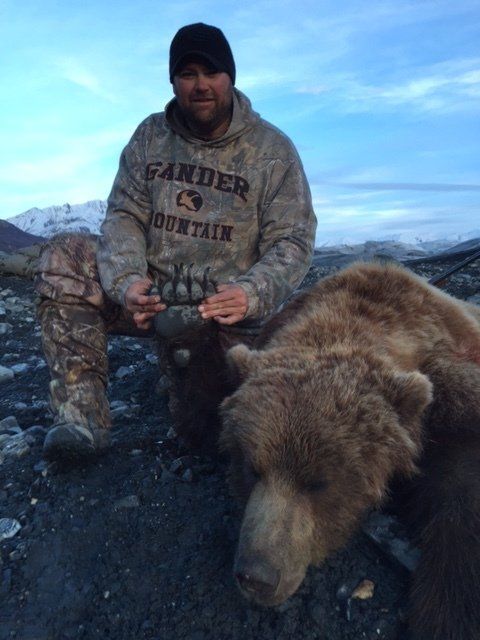 Chugach Mountains , Talkeetna Mountains, Grizzly bear hunting Alaska Outfitters, Alaska Grizzly bear hunting, Alaska Grizzly Bear hunt