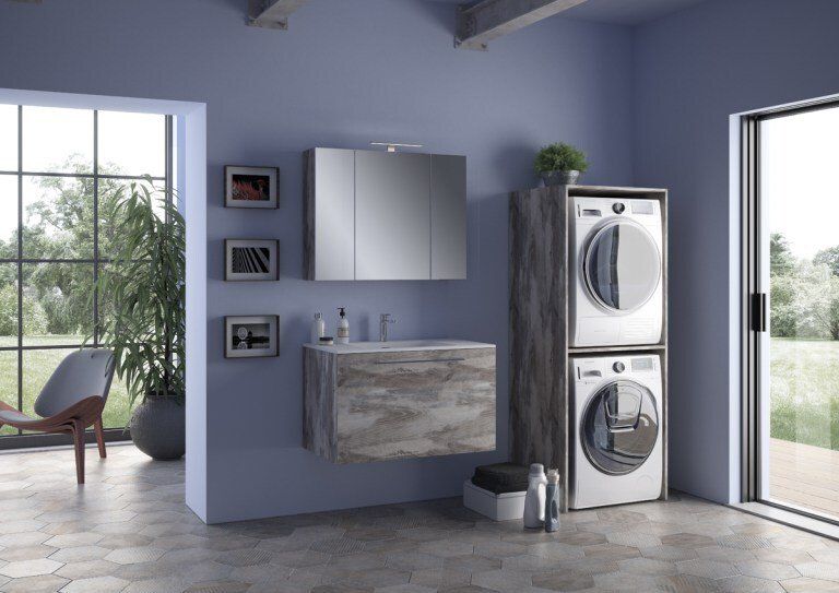 interni bagno con mobili moderni