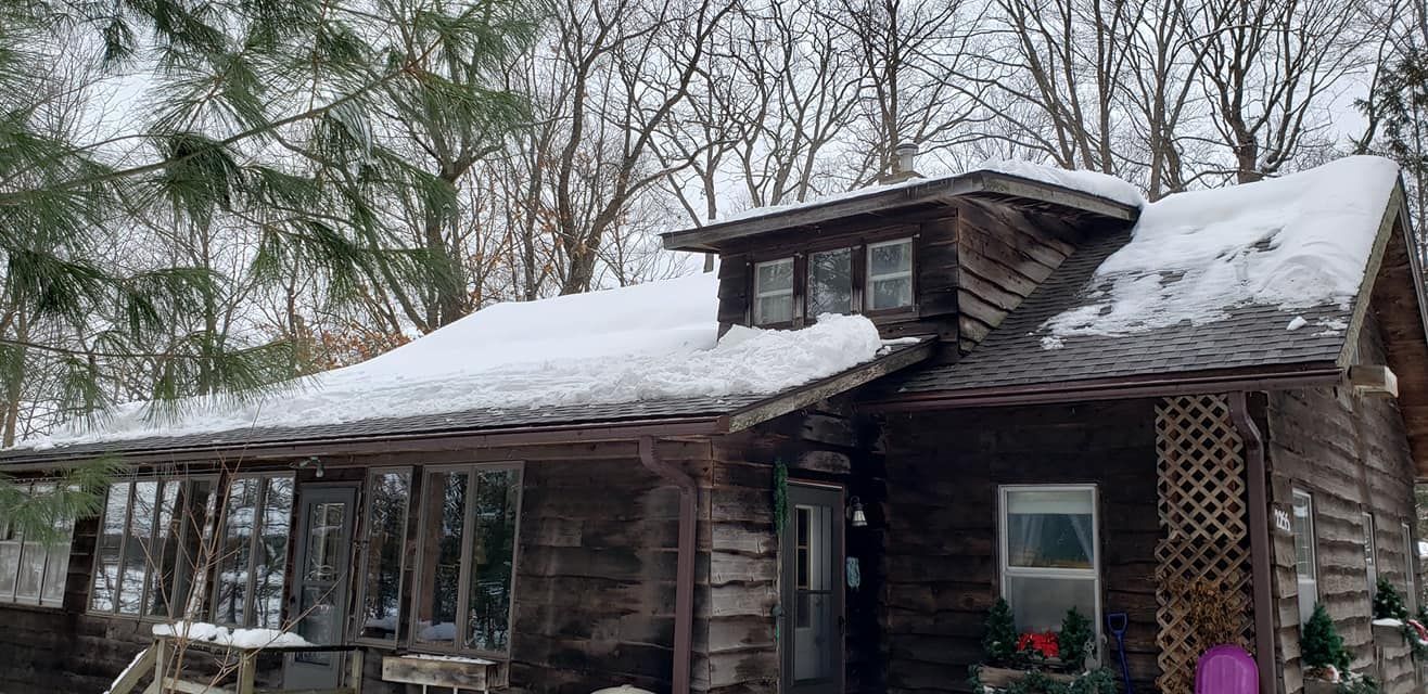 House With Ice On The Roof — Clayton, WI — Stuivenga Roofing