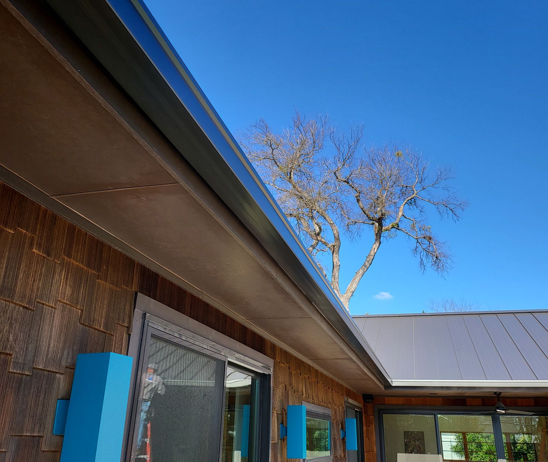 clean gutter after rain gutter service in austin tx