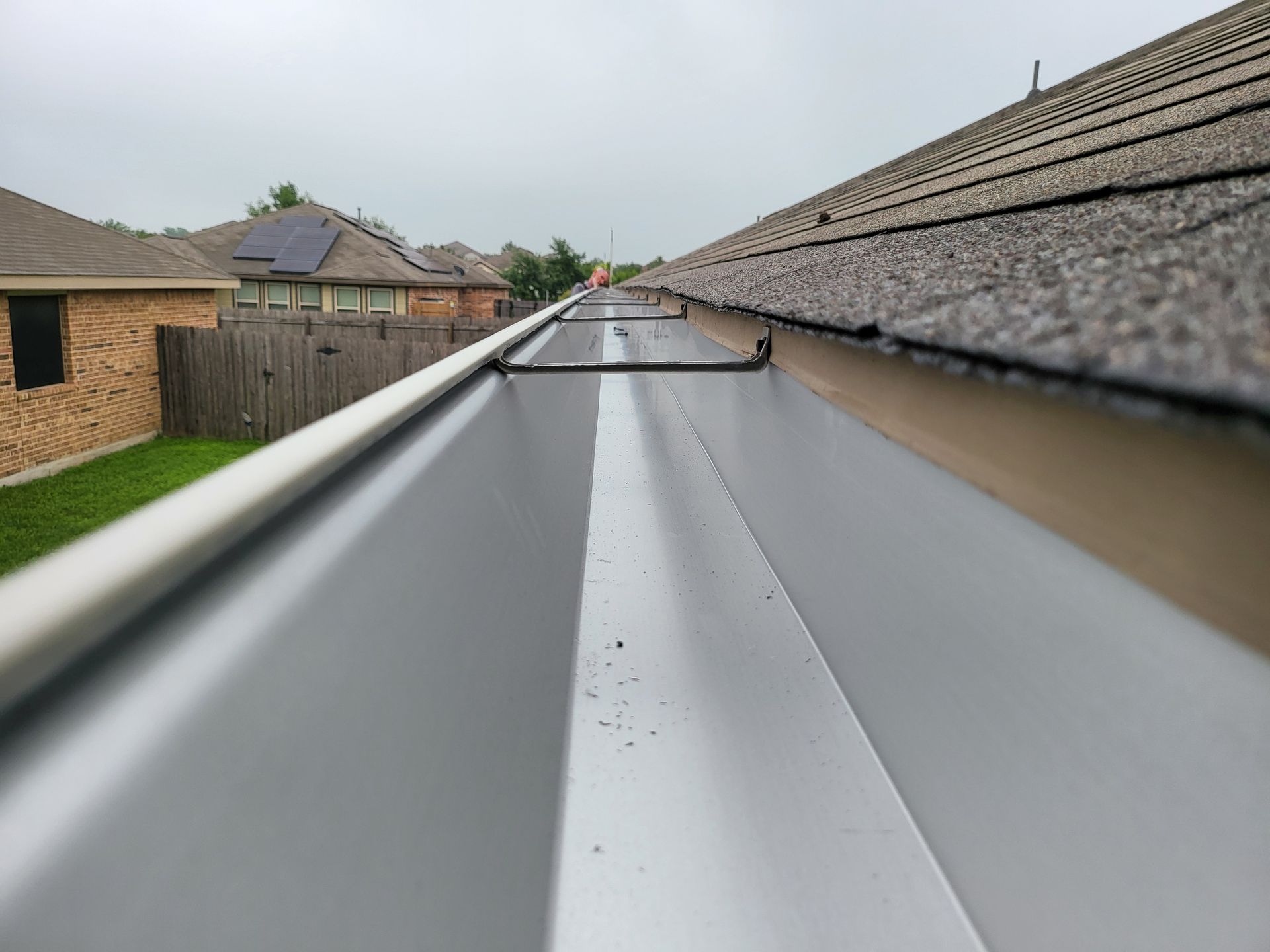 clean gutter after rain gutter service in austin tx