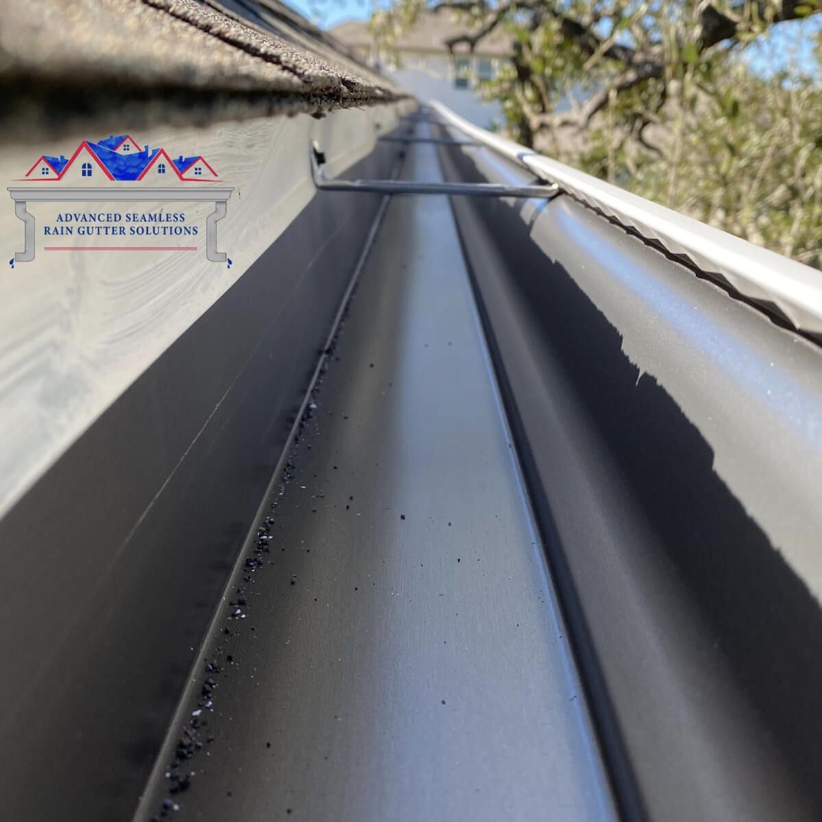 clean gutter after rain gutter service in austin tx