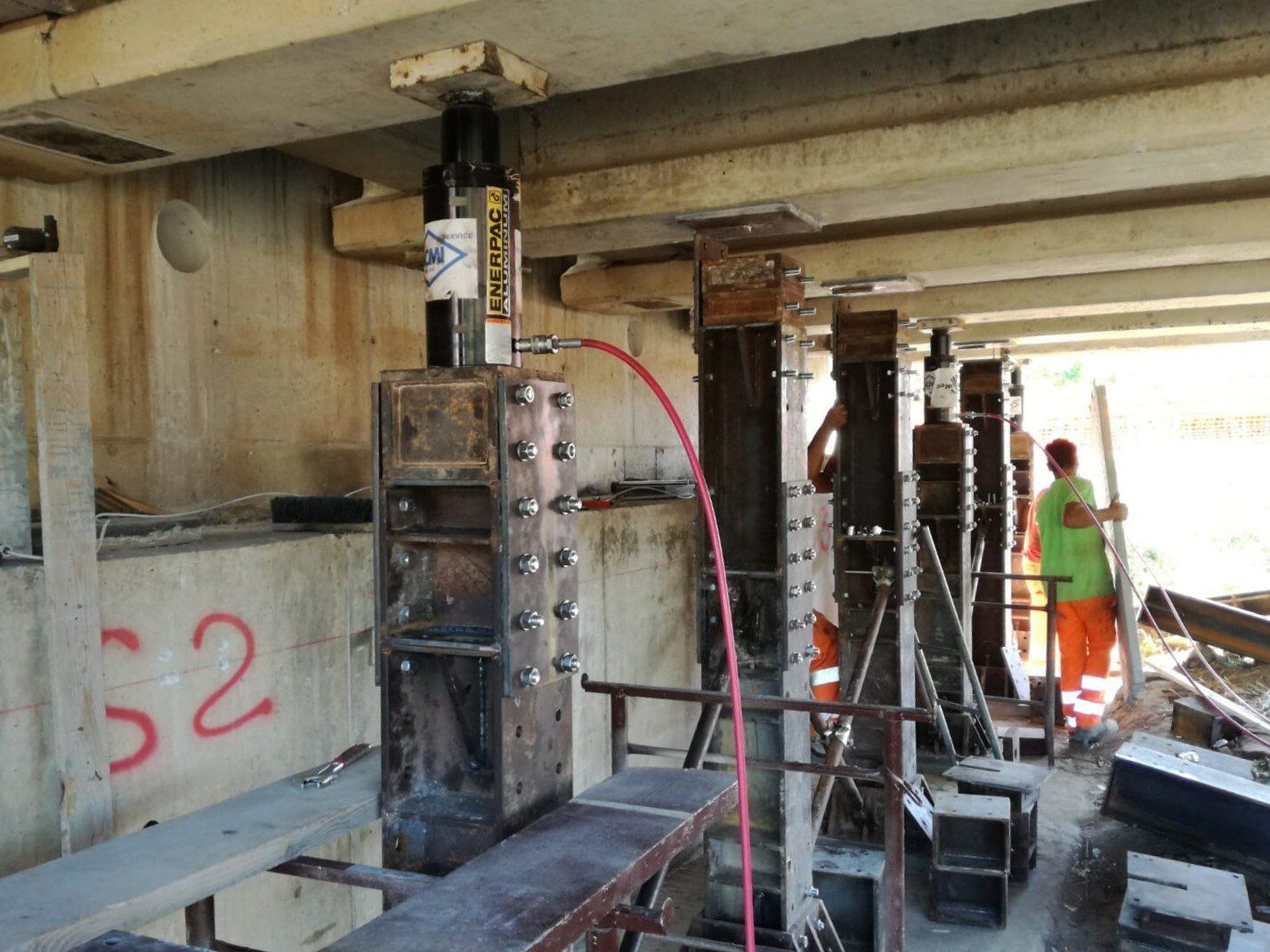 carpenteria per ponti in ferro