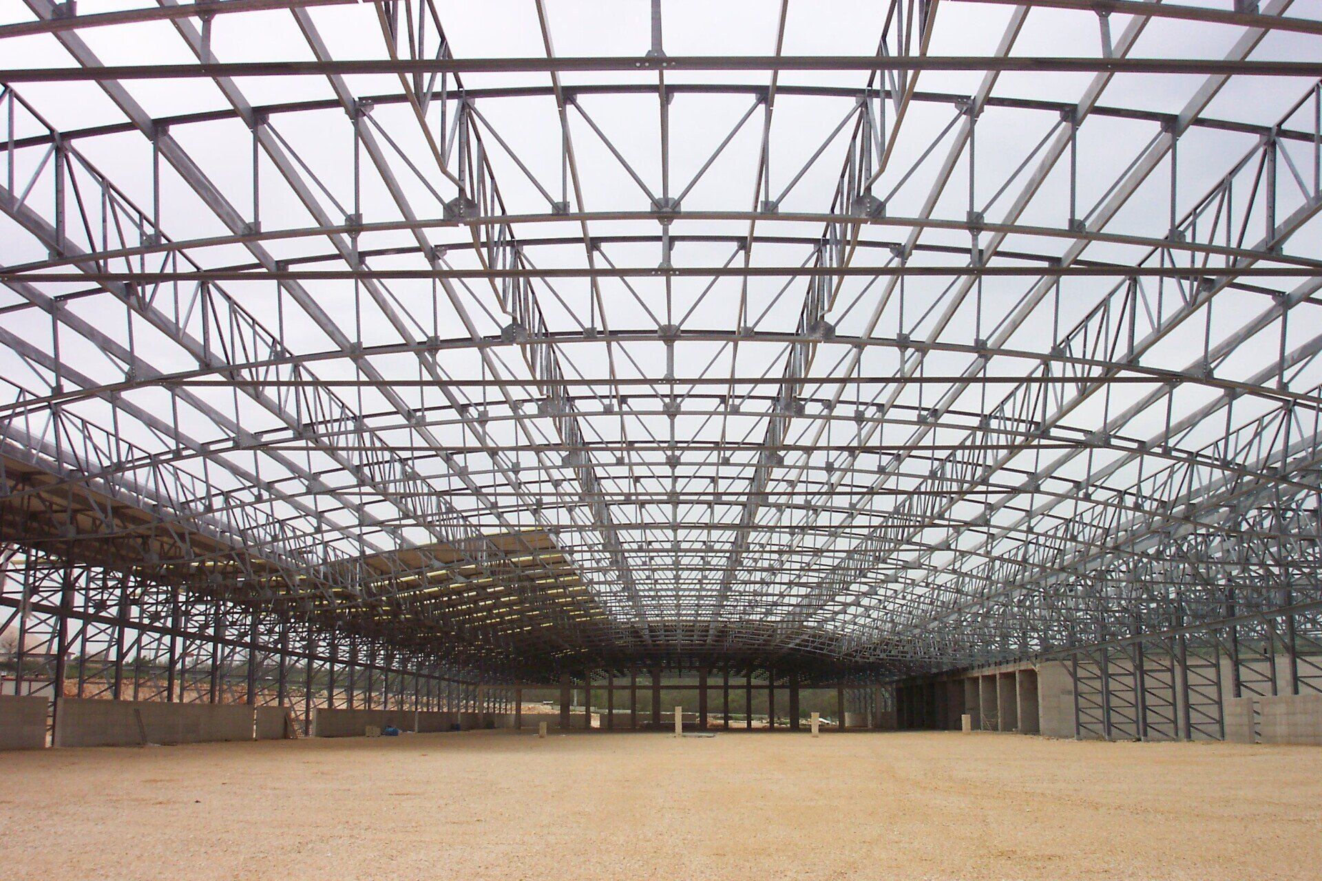 struttura di un capannone in ferro