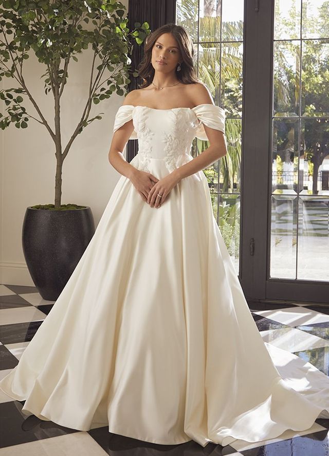 Stunning Fall Wedding Dresses for Every Bride